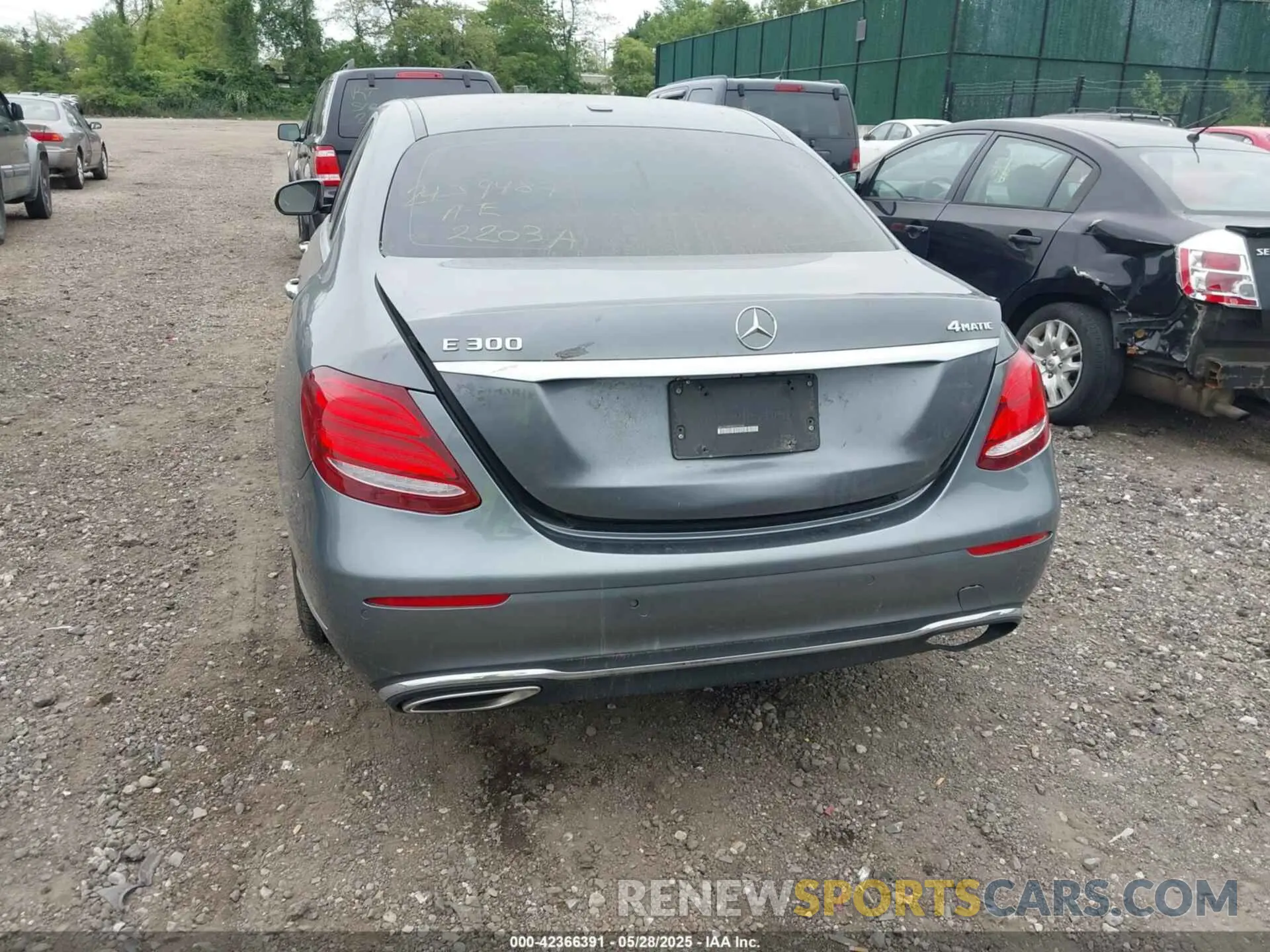 6 Photograph of a damaged car WDDZF4KB9KA575468 MERCEDES-BENZ E 300 2019