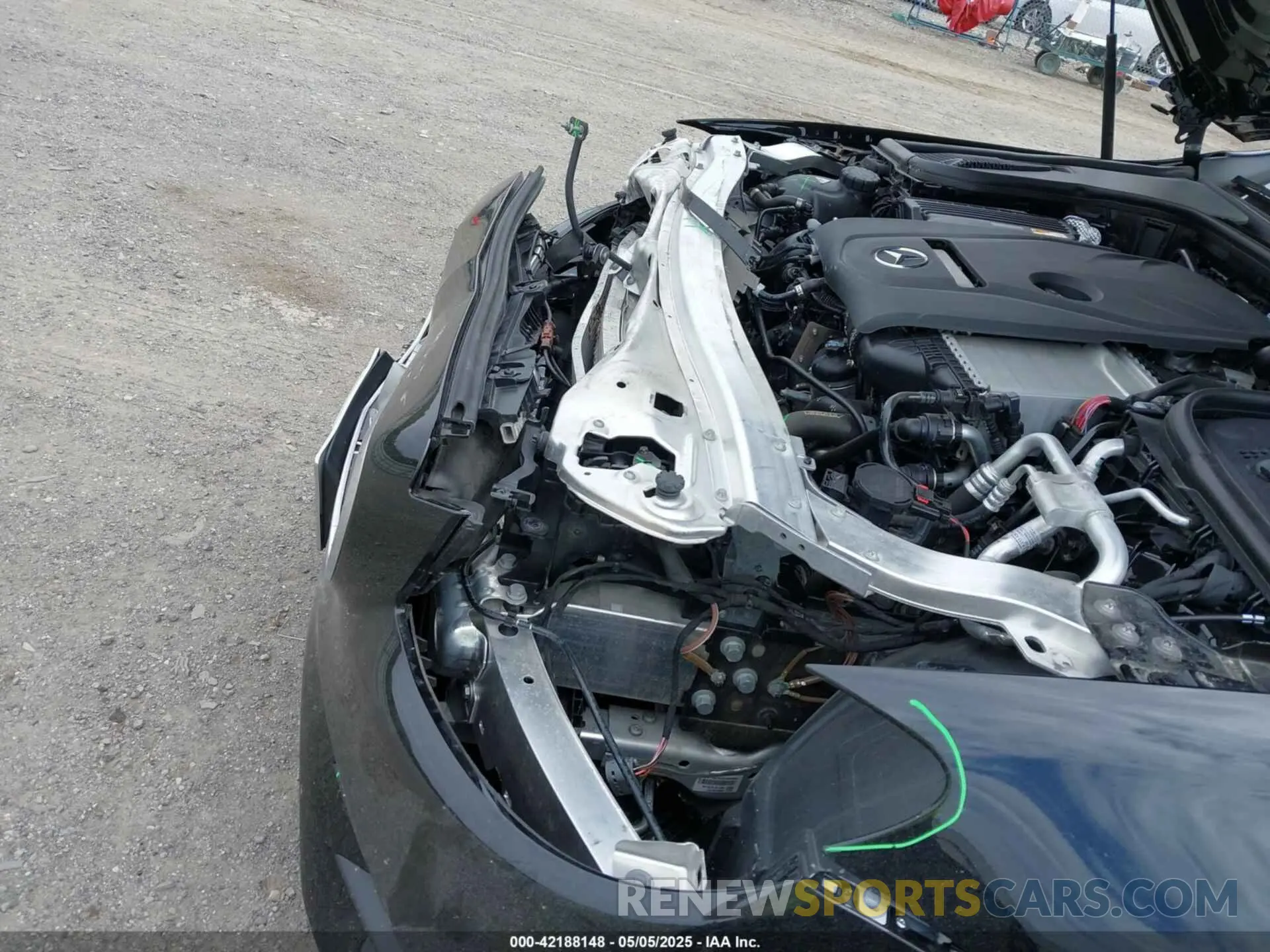 18 Photograph of a damaged car WDDZF4KBXKA617193 MERCEDES-BENZ E 300 2019
