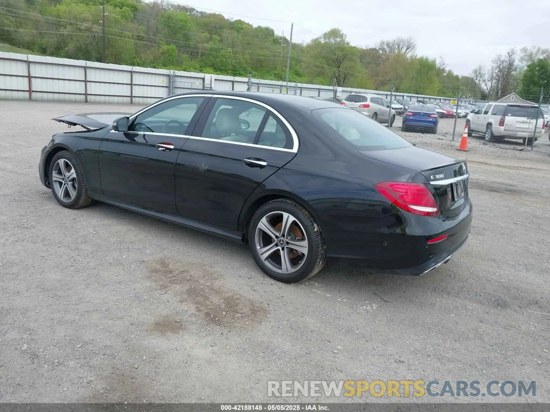 3 Photograph of a damaged car WDDZF4KBXKA617193 MERCEDES-BENZ E 300 2019