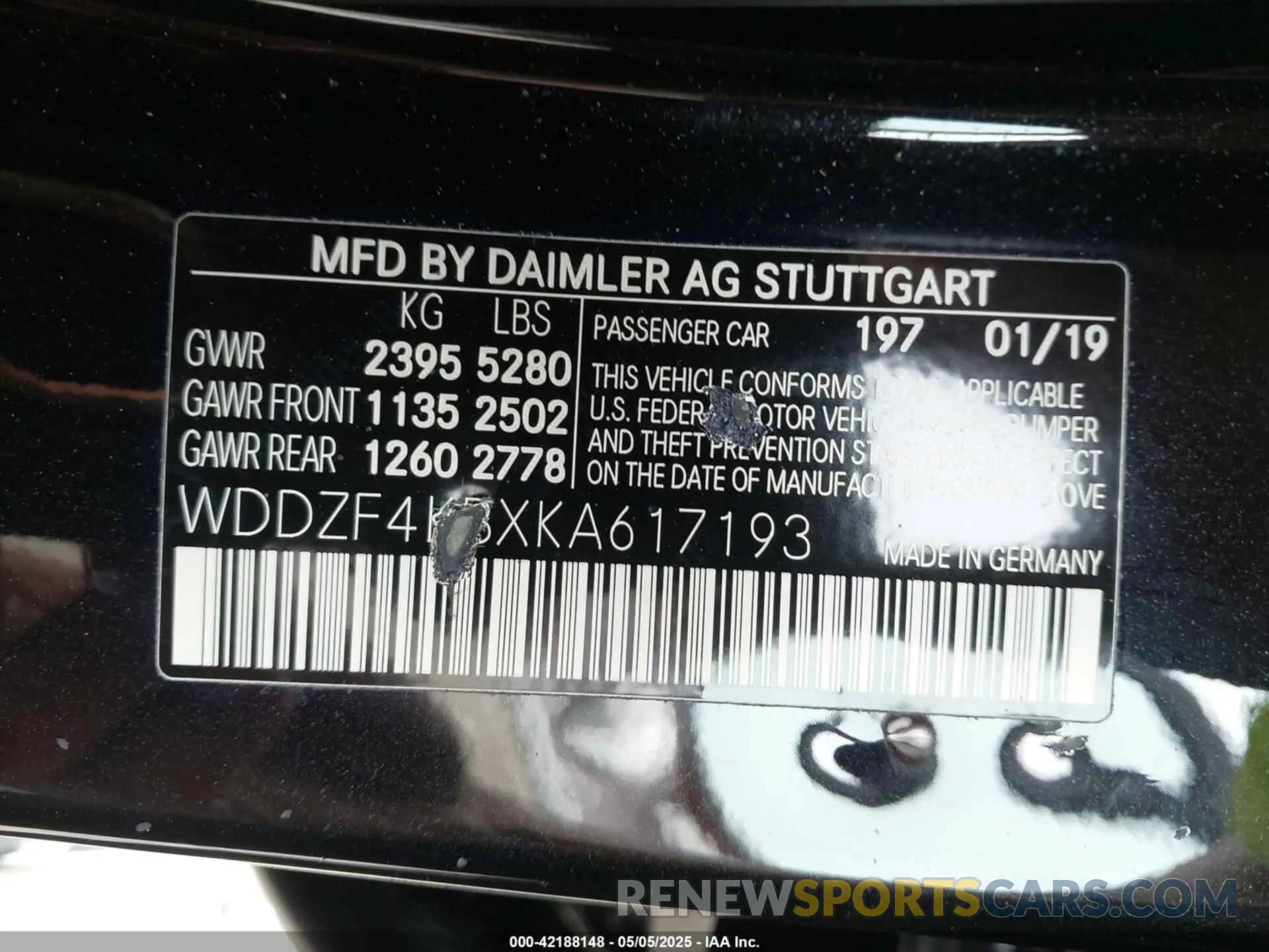 9 Photograph of a damaged car WDDZF4KBXKA617193 MERCEDES-BENZ E 300 2019