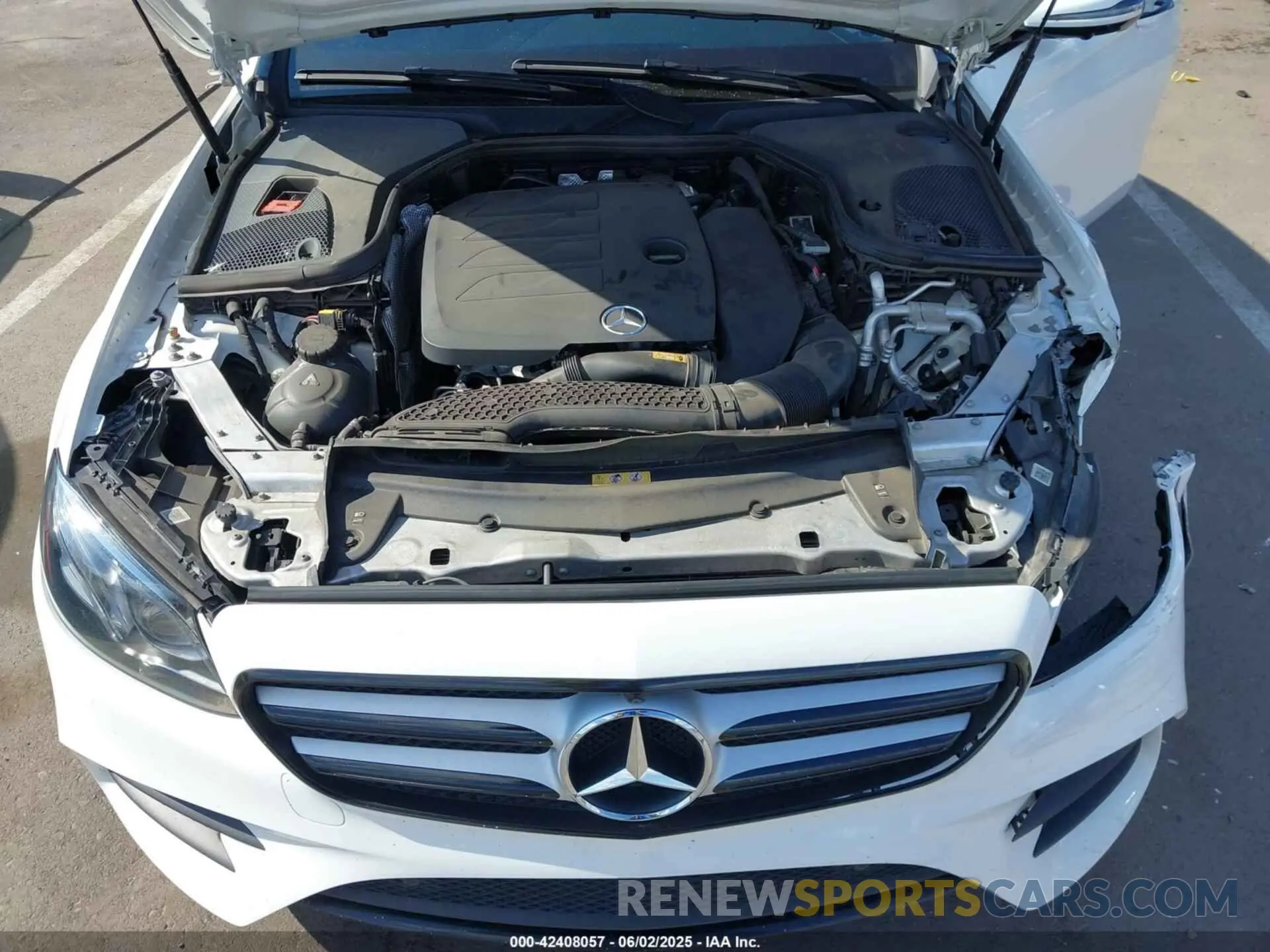10 Photograph of a damaged car W1KZF8DB0LA812581 MERCEDES-BENZ E 350 2020