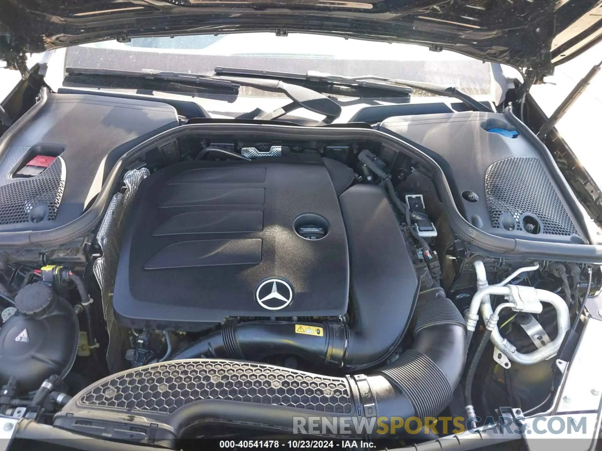 10 Photograph of a damaged car W1KZF8DB9LA763588 MERCEDES-BENZ E 350 2020