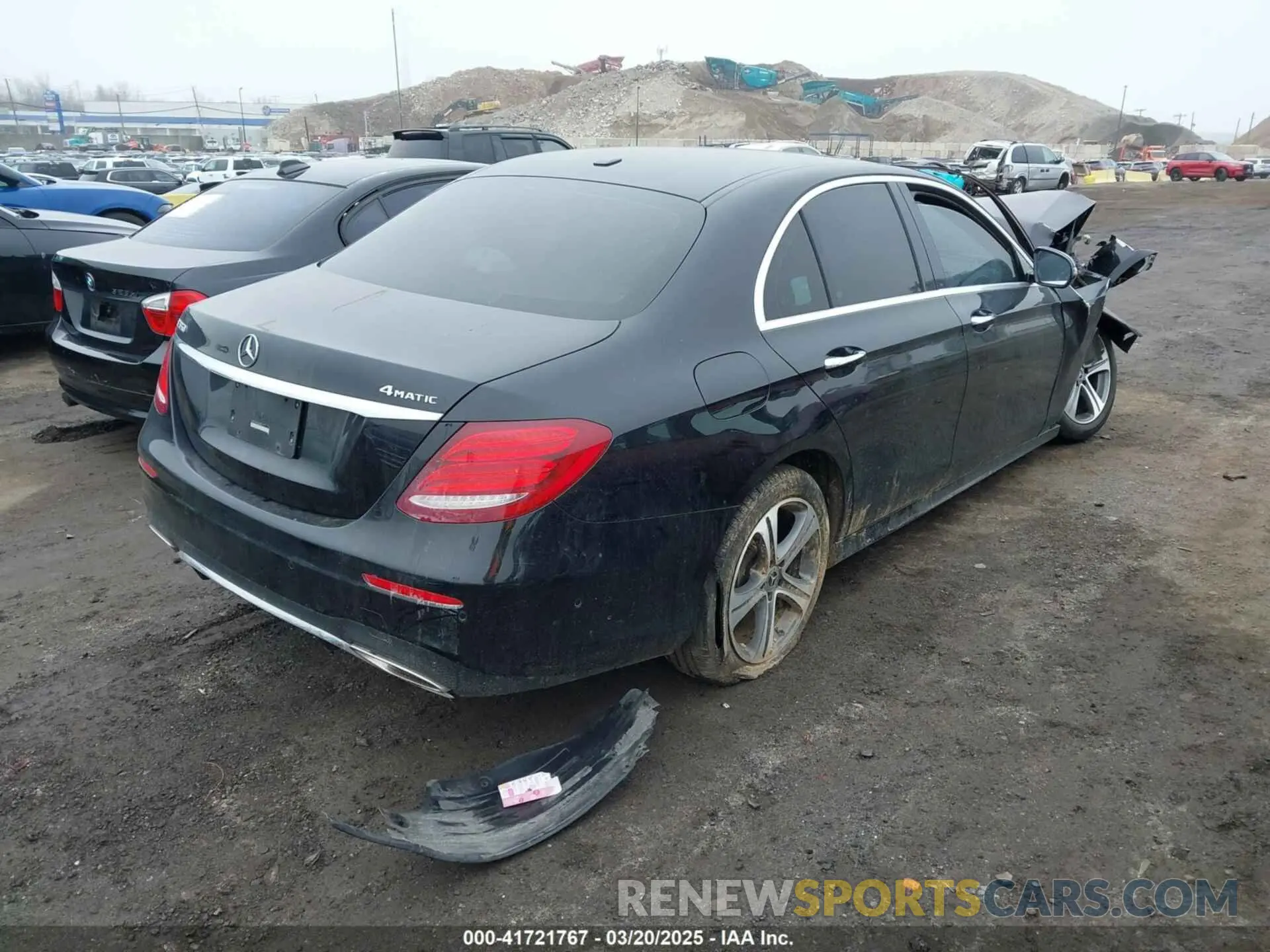 4 Photograph of a damaged car W1KZF8EB1LA827959 MERCEDES-BENZ E 350 2020