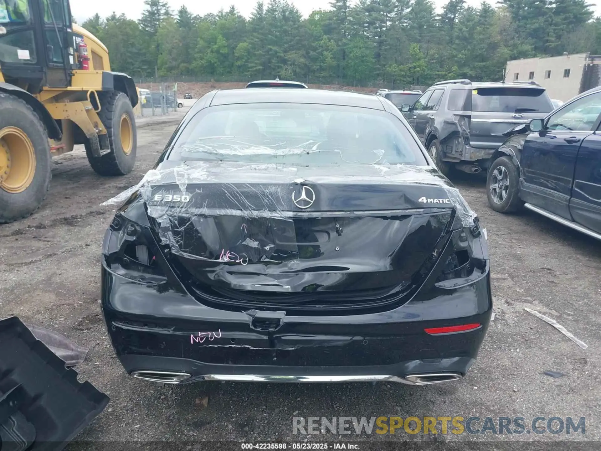 17 Photograph of a damaged car W1KZF8EB3LA822200 MERCEDES-BENZ E 350 2020