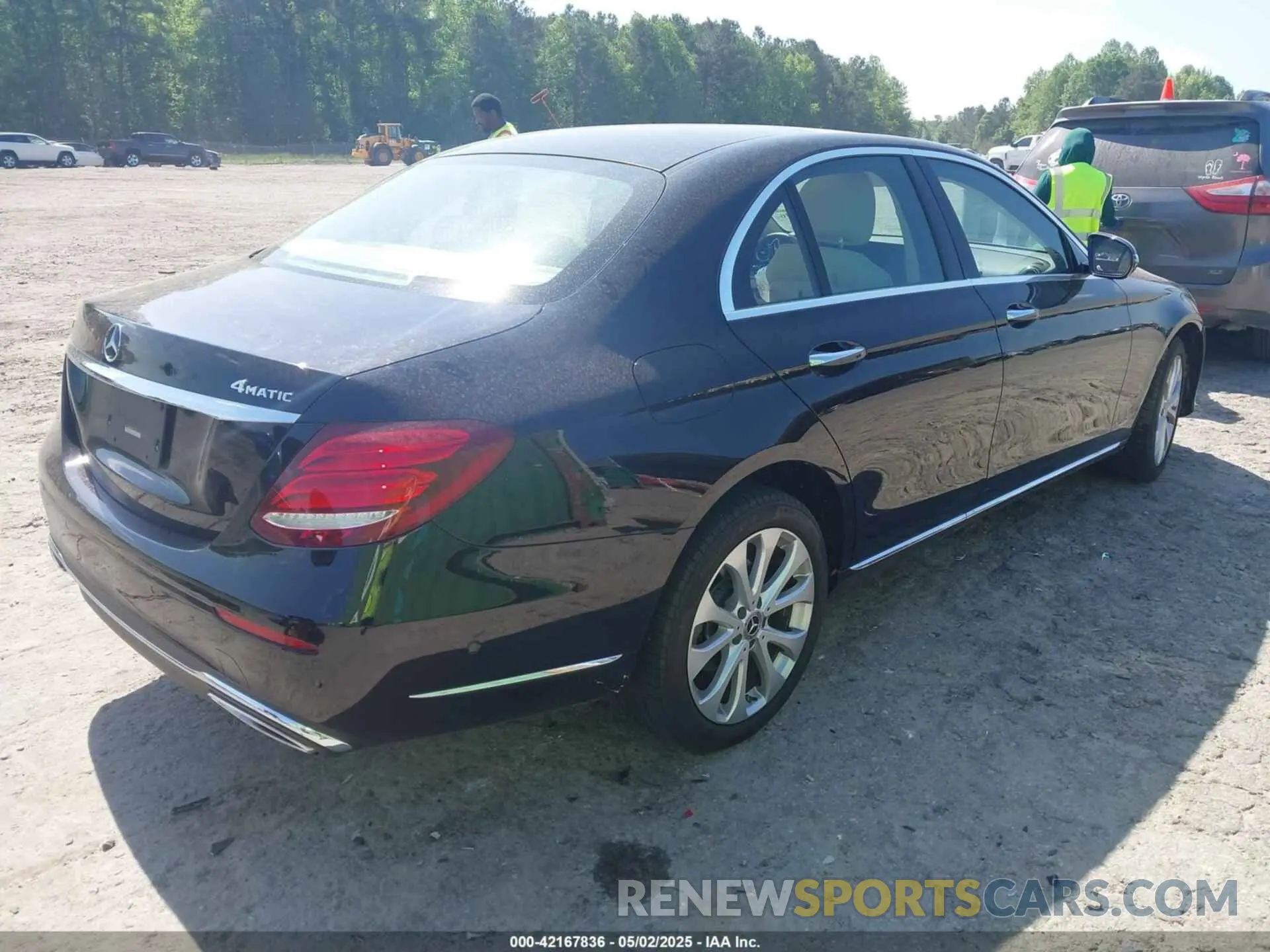 4 Photograph of a damaged car W1KZF8EB8LA771731 MERCEDES-BENZ E 350 2020