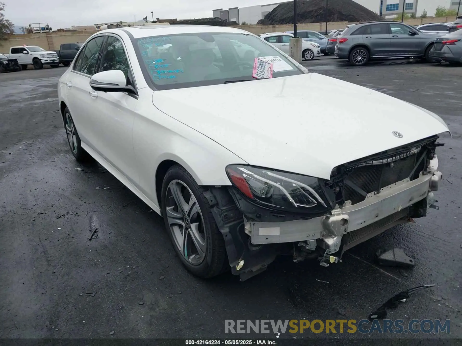 1 Photograph of a damaged car WDDZF8DB4LA745452 MERCEDES-BENZ E 350 2020