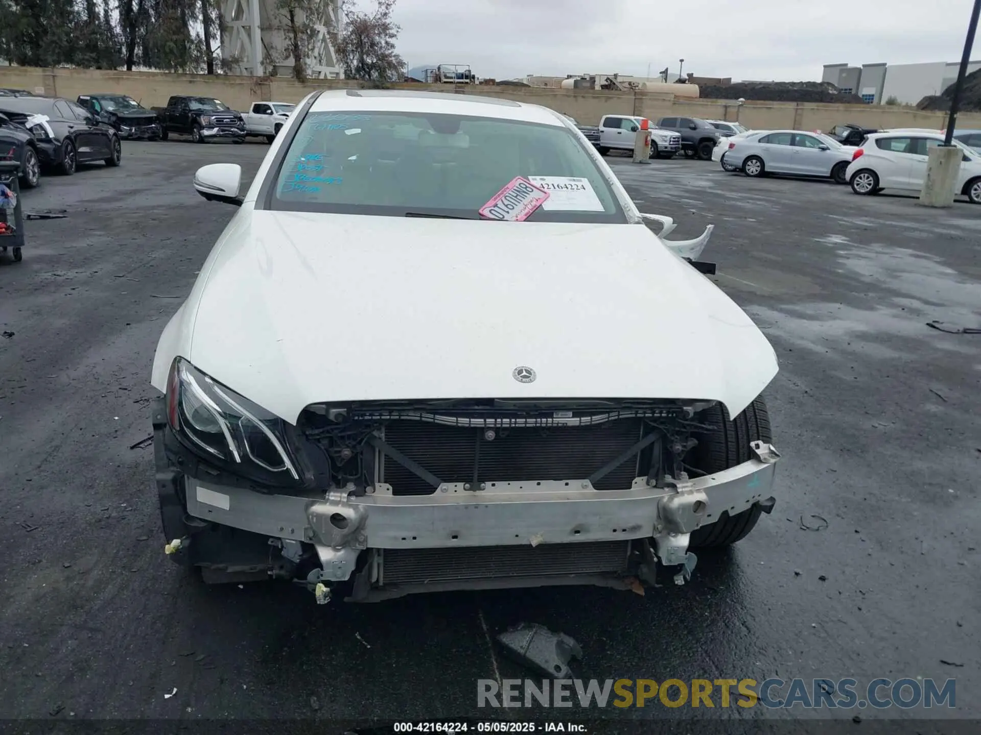 13 Photograph of a damaged car WDDZF8DB4LA745452 MERCEDES-BENZ E 350 2020