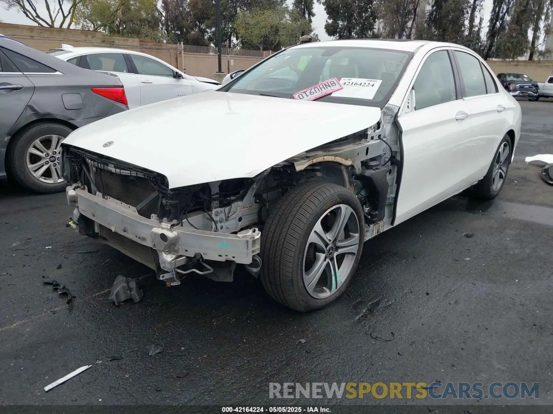 6 Photograph of a damaged car WDDZF8DB4LA745452 MERCEDES-BENZ E 350 2020