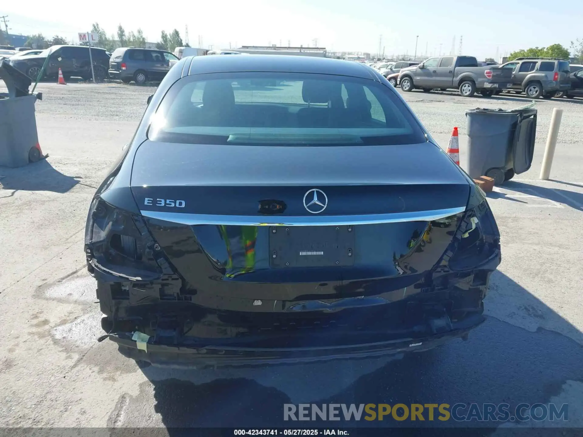 17 Photograph of a damaged car WDDZF8DB5LA709740 MERCEDES-BENZ E 350 2020