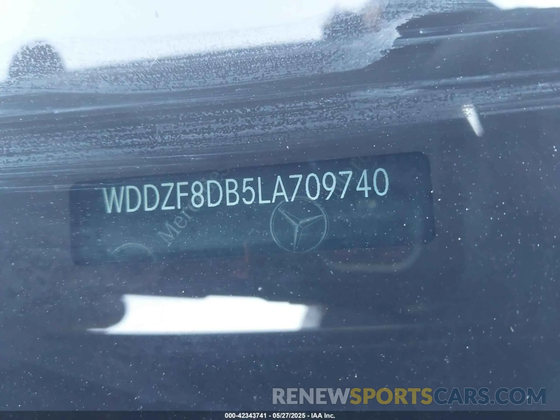 9 Photograph of a damaged car WDDZF8DB5LA709740 MERCEDES-BENZ E 350 2020