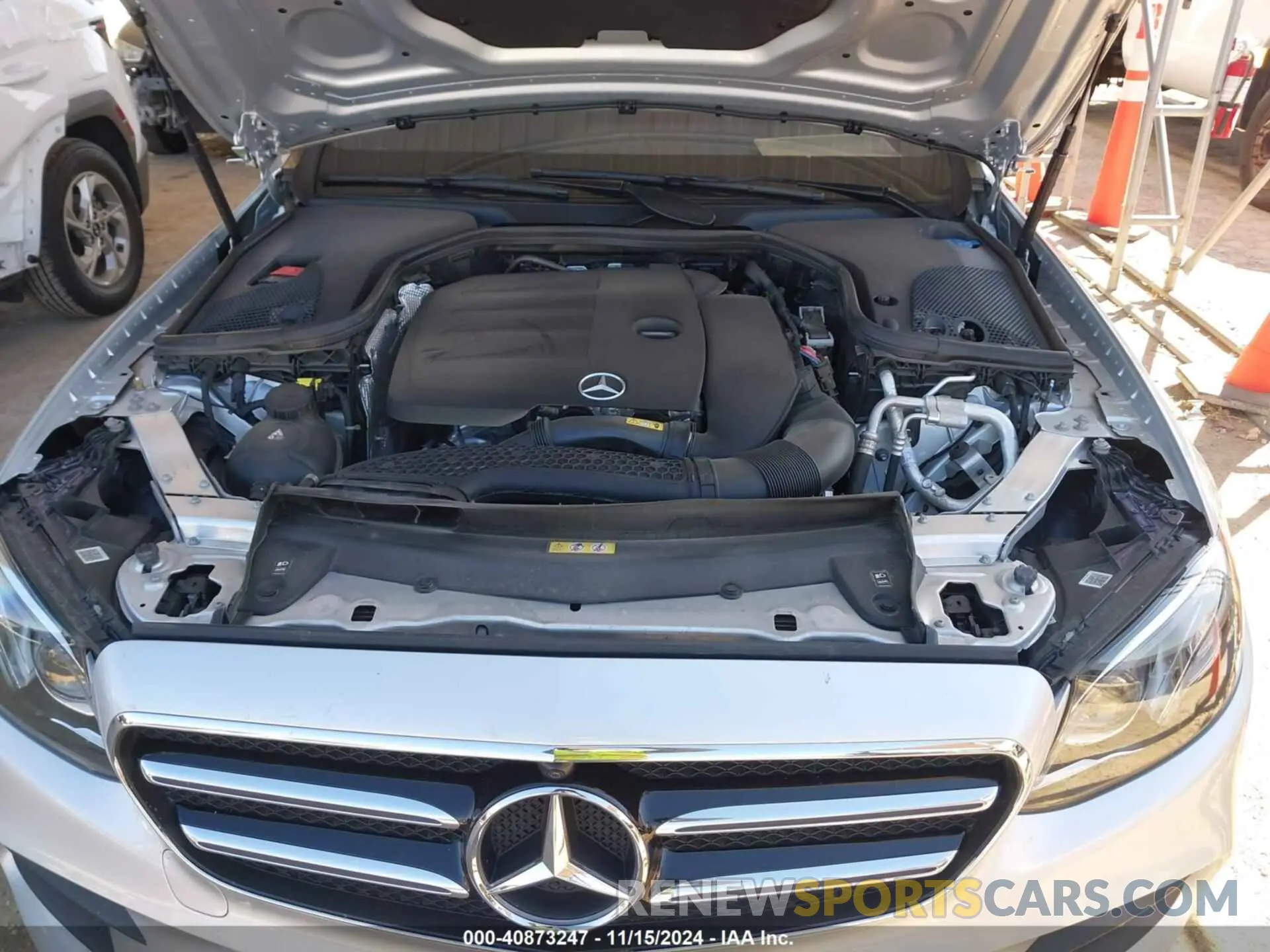 10 Photograph of a damaged car WDDZF8DB5LA711049 MERCEDES-BENZ E 350 2020
