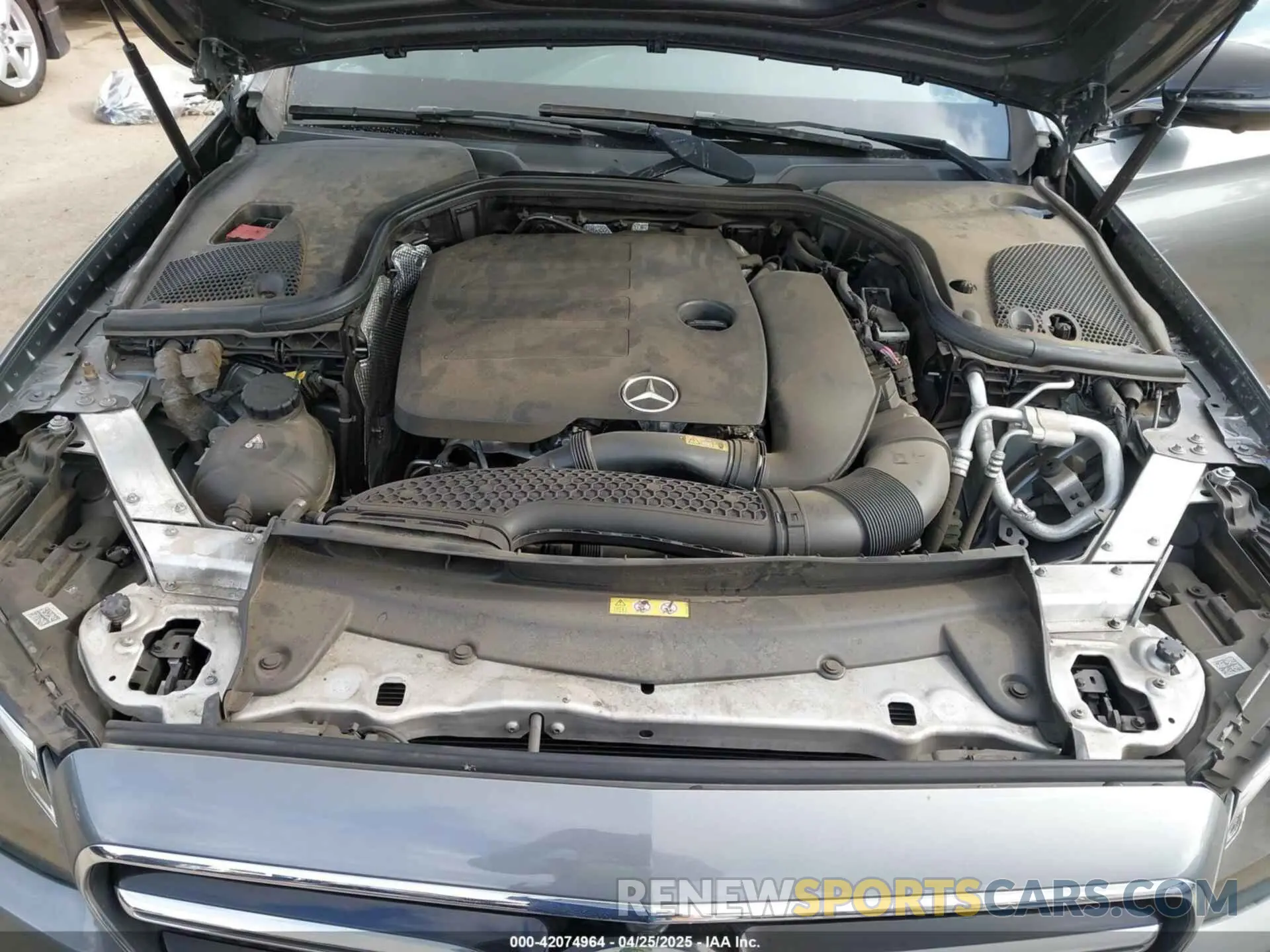 10 Photograph of a damaged car WDDZF8DB5LA711908 MERCEDES-BENZ E 350 2020