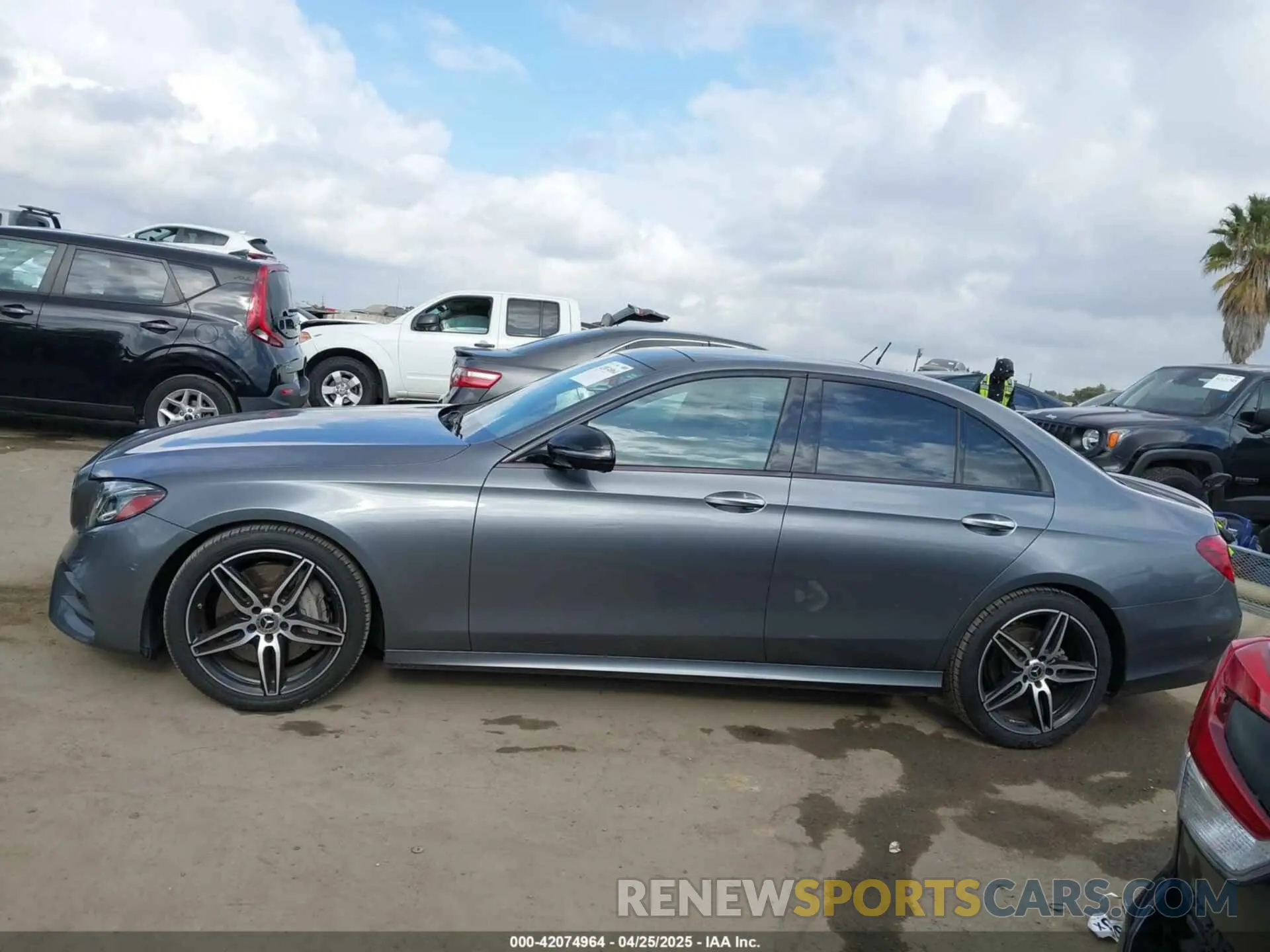 14 Photograph of a damaged car WDDZF8DB5LA711908 MERCEDES-BENZ E 350 2020