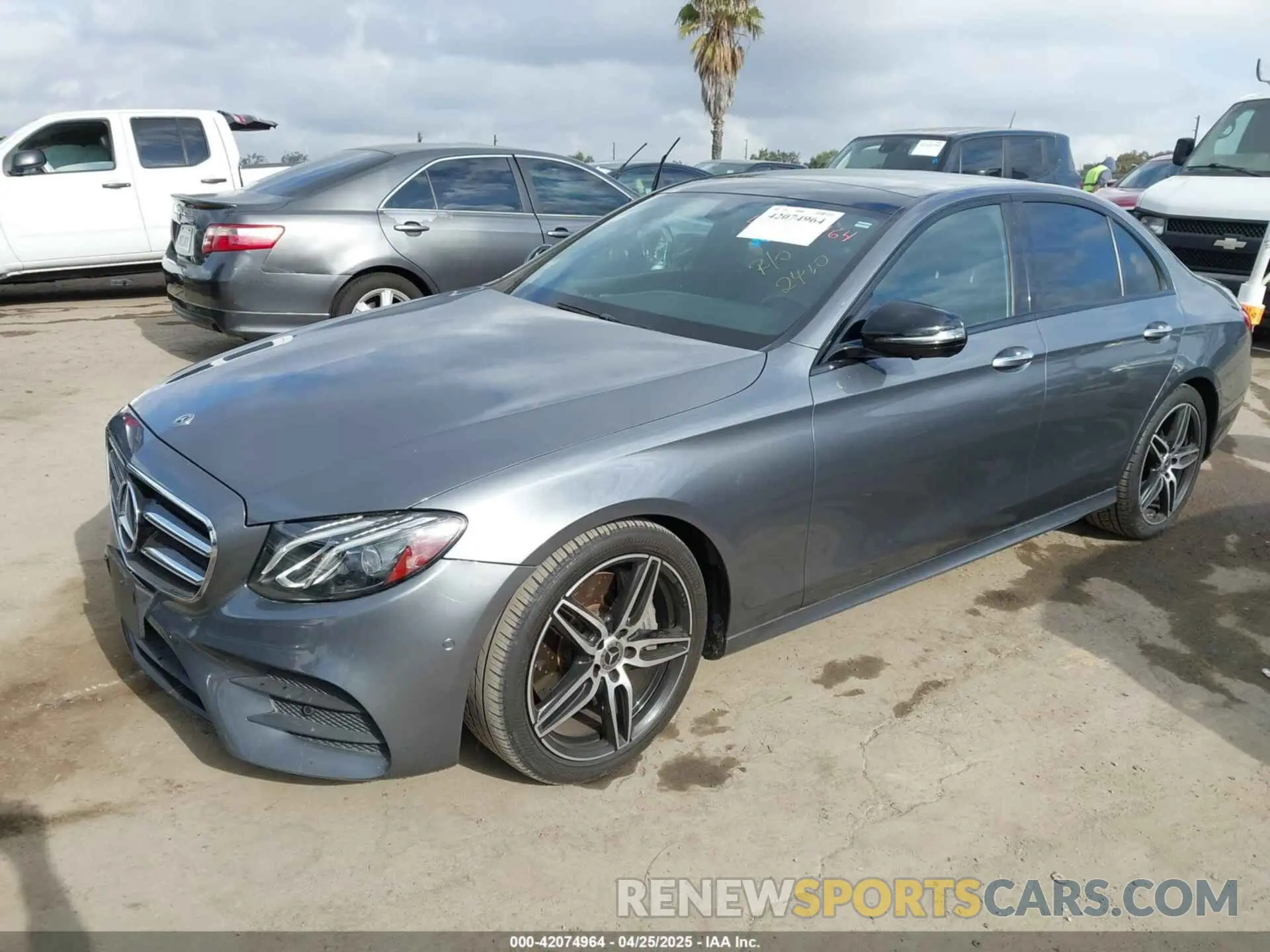 2 Photograph of a damaged car WDDZF8DB5LA711908 MERCEDES-BENZ E 350 2020
