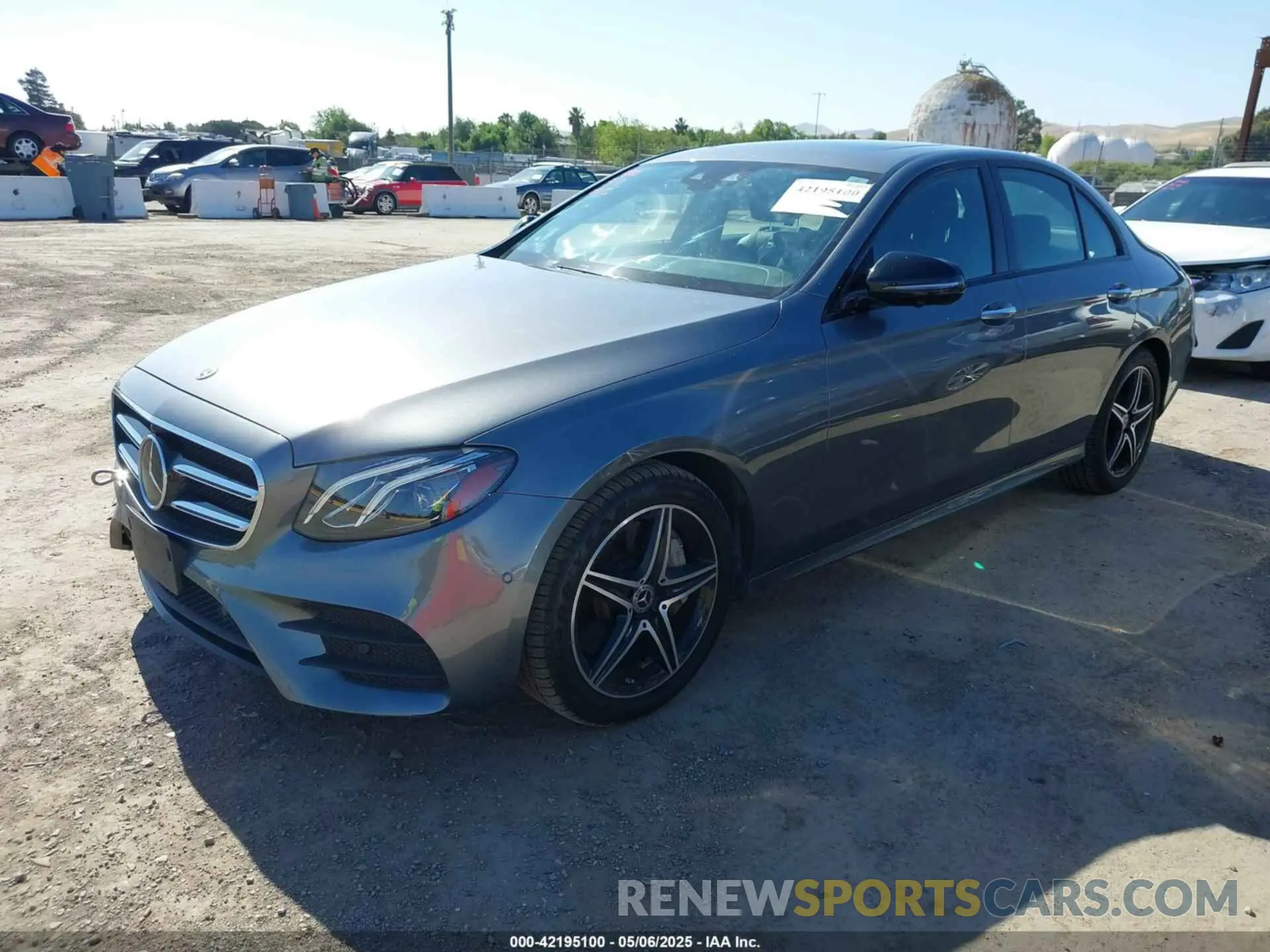 2 Photograph of a damaged car WDDZF8DB6LA753035 MERCEDES-BENZ E 350 2020