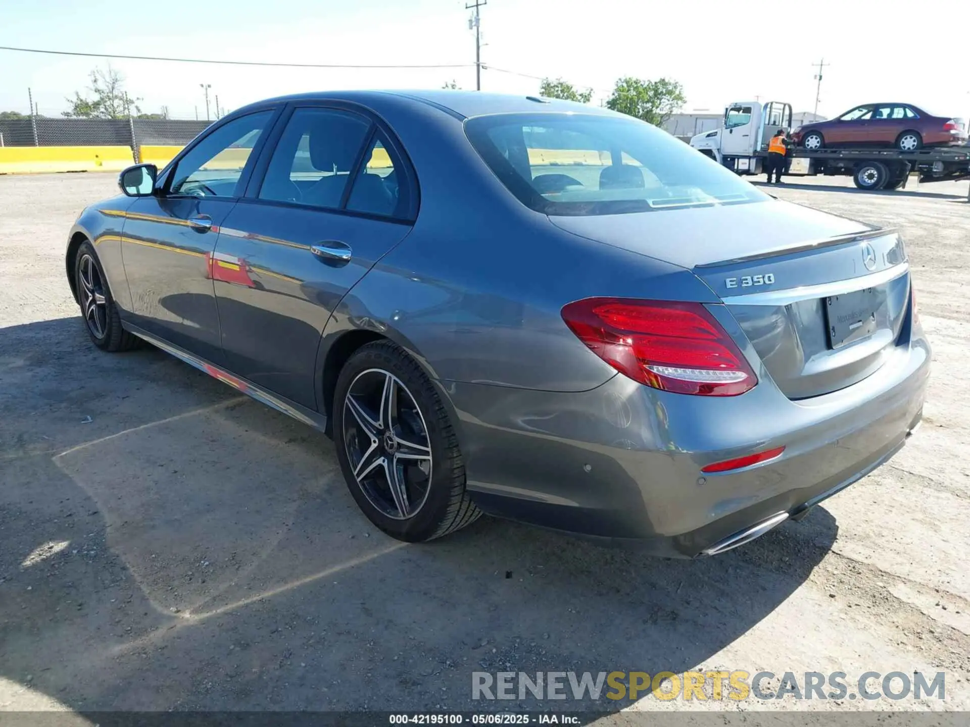 3 Photograph of a damaged car WDDZF8DB6LA753035 MERCEDES-BENZ E 350 2020