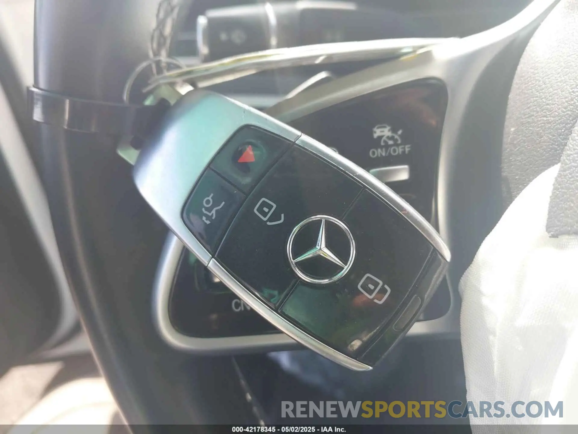 11 Photograph of a damaged car WDDZF8DB7LA747518 MERCEDES-BENZ E 350 2020