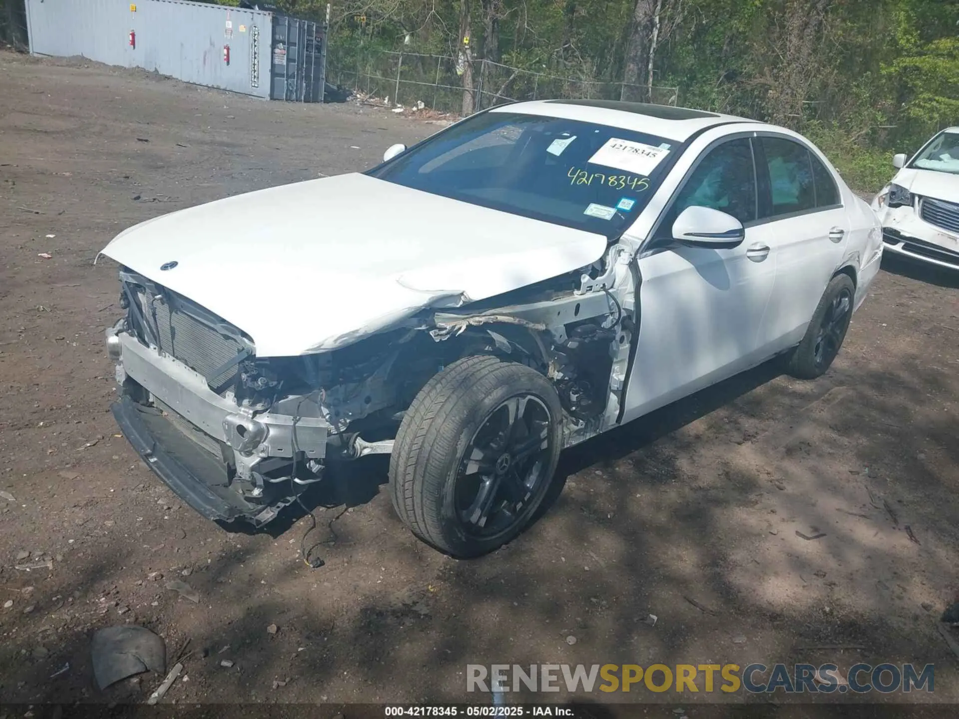 2 Photograph of a damaged car WDDZF8DB7LA747518 MERCEDES-BENZ E 350 2020