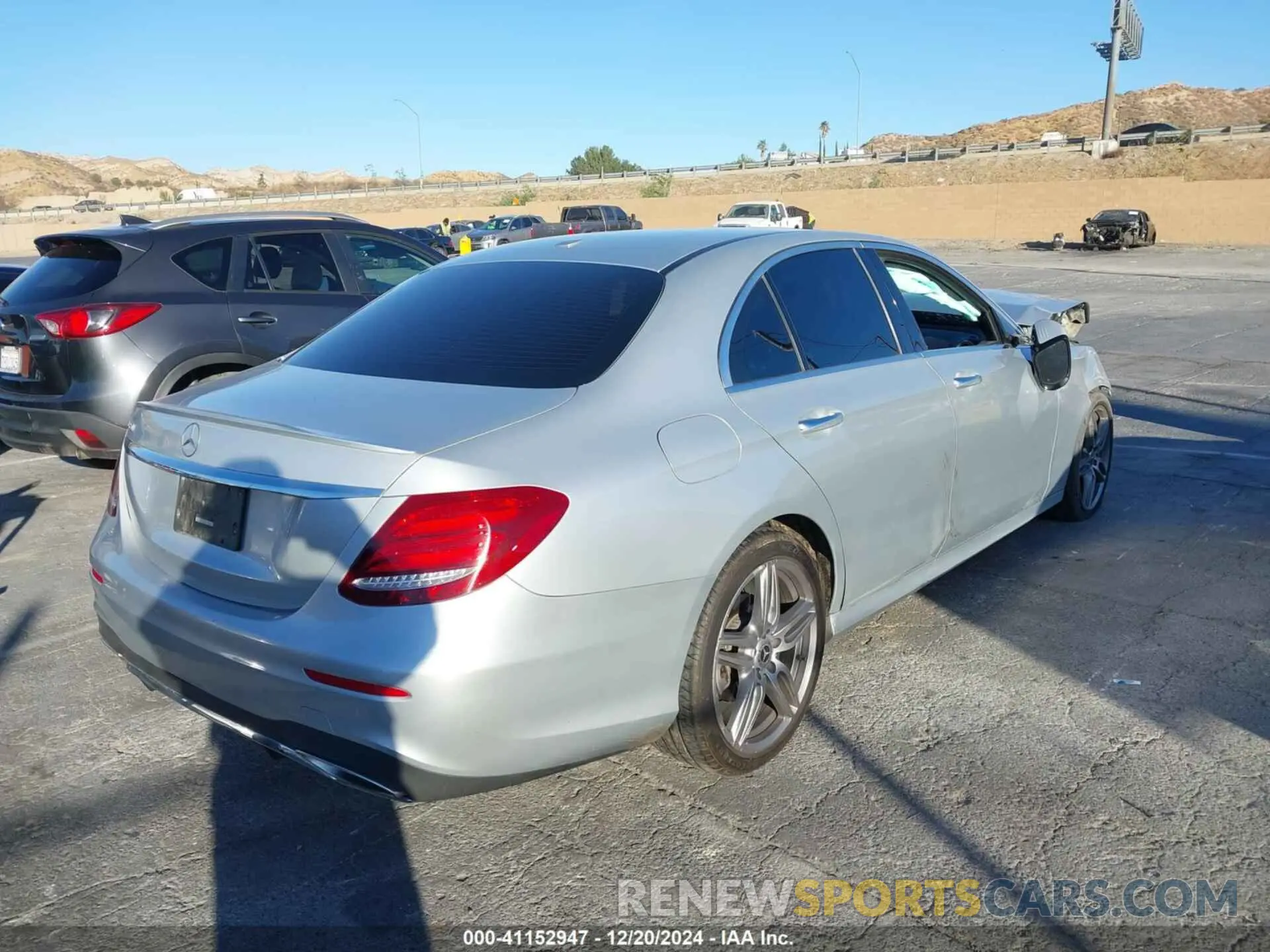 4 Photograph of a damaged car WDDZF8DBXLA709698 MERCEDES-BENZ E 350 2020