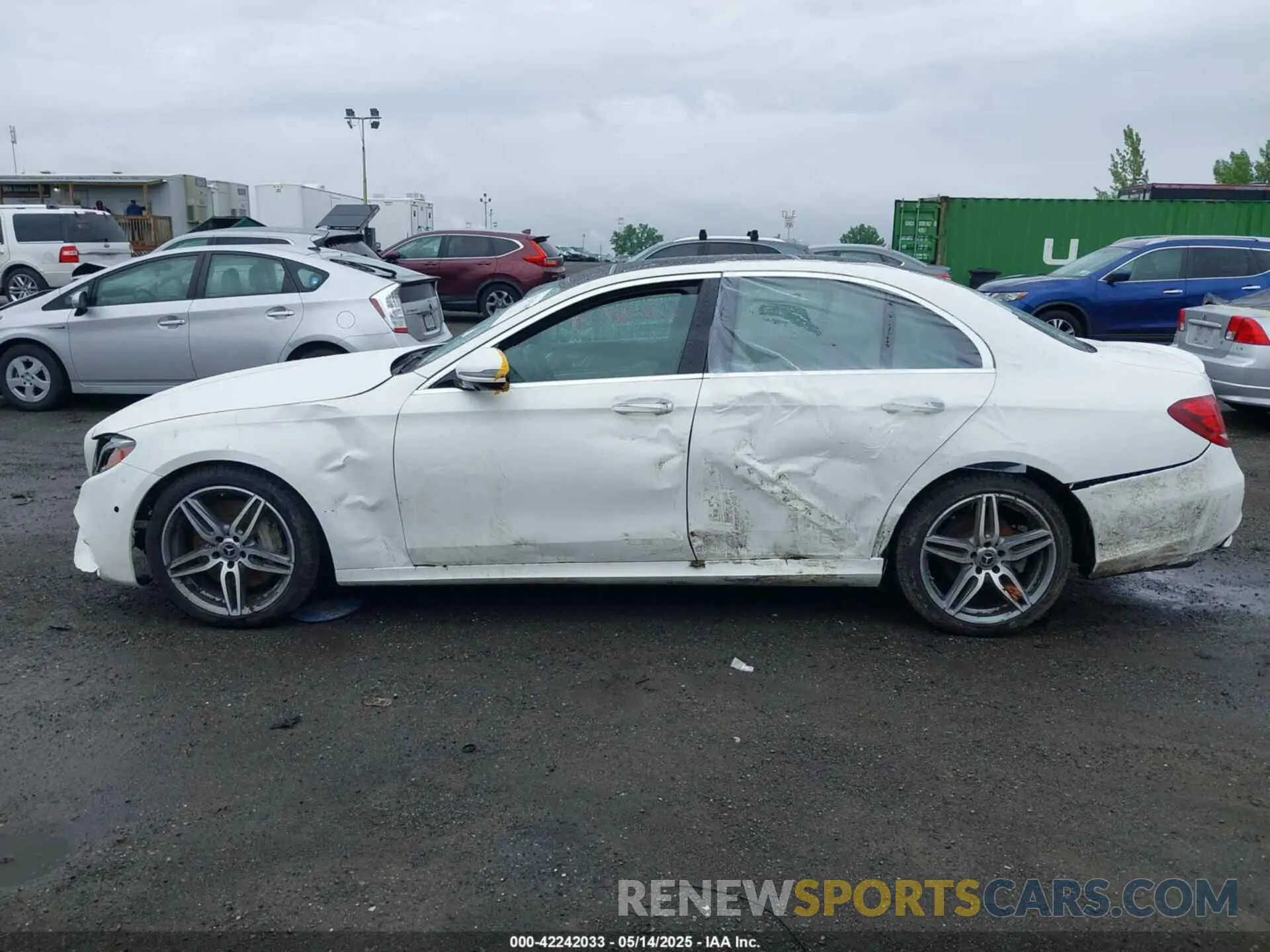 14 Photograph of a damaged car WDDZF8EB1LA721611 MERCEDES-BENZ E 350 2020