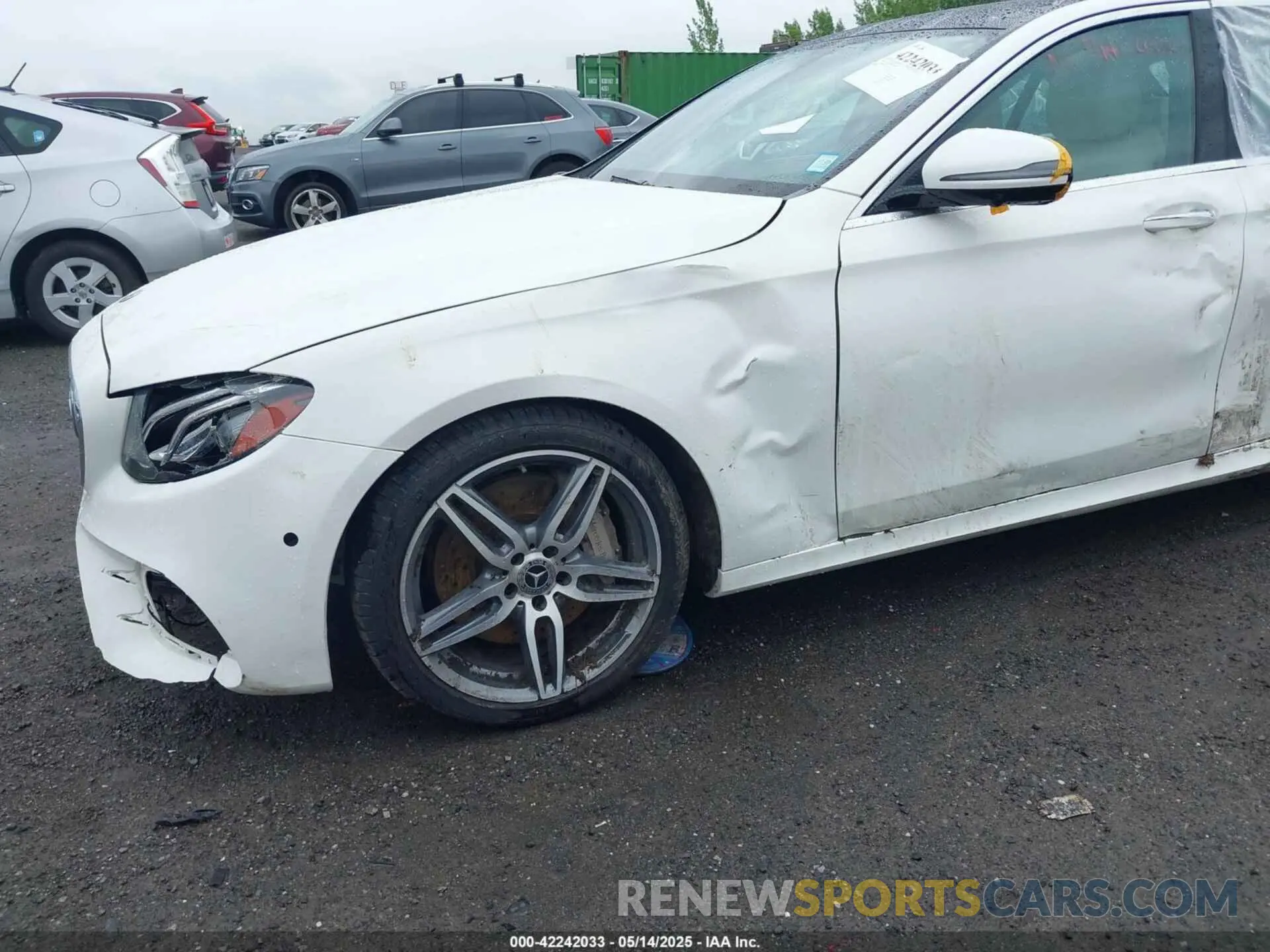 17 Photograph of a damaged car WDDZF8EB1LA721611 MERCEDES-BENZ E 350 2020