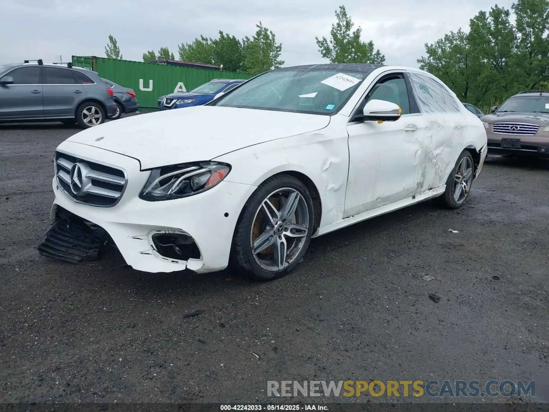 2 Photograph of a damaged car WDDZF8EB1LA721611 MERCEDES-BENZ E 350 2020