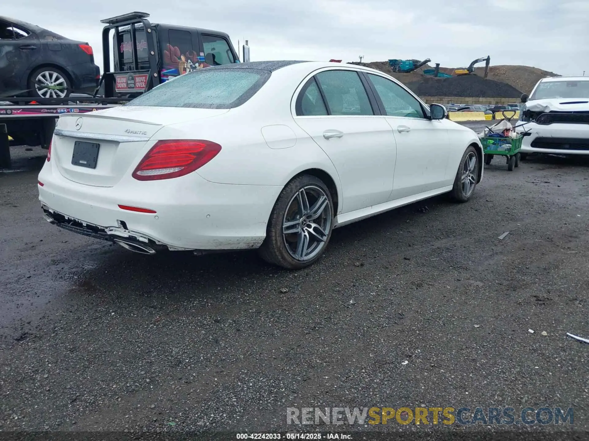 4 Photograph of a damaged car WDDZF8EB1LA721611 MERCEDES-BENZ E 350 2020
