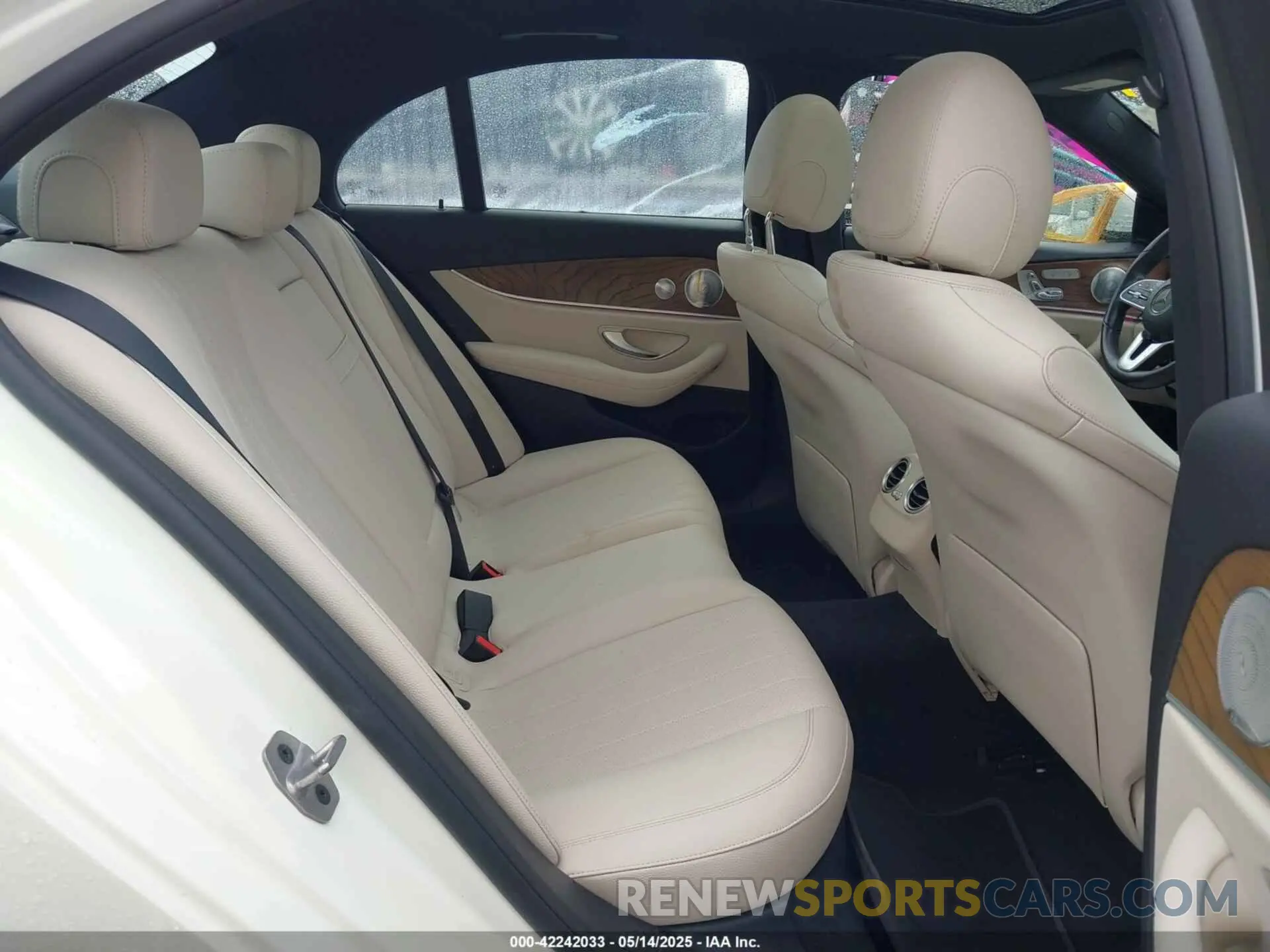 8 Photograph of a damaged car WDDZF8EB1LA721611 MERCEDES-BENZ E 350 2020