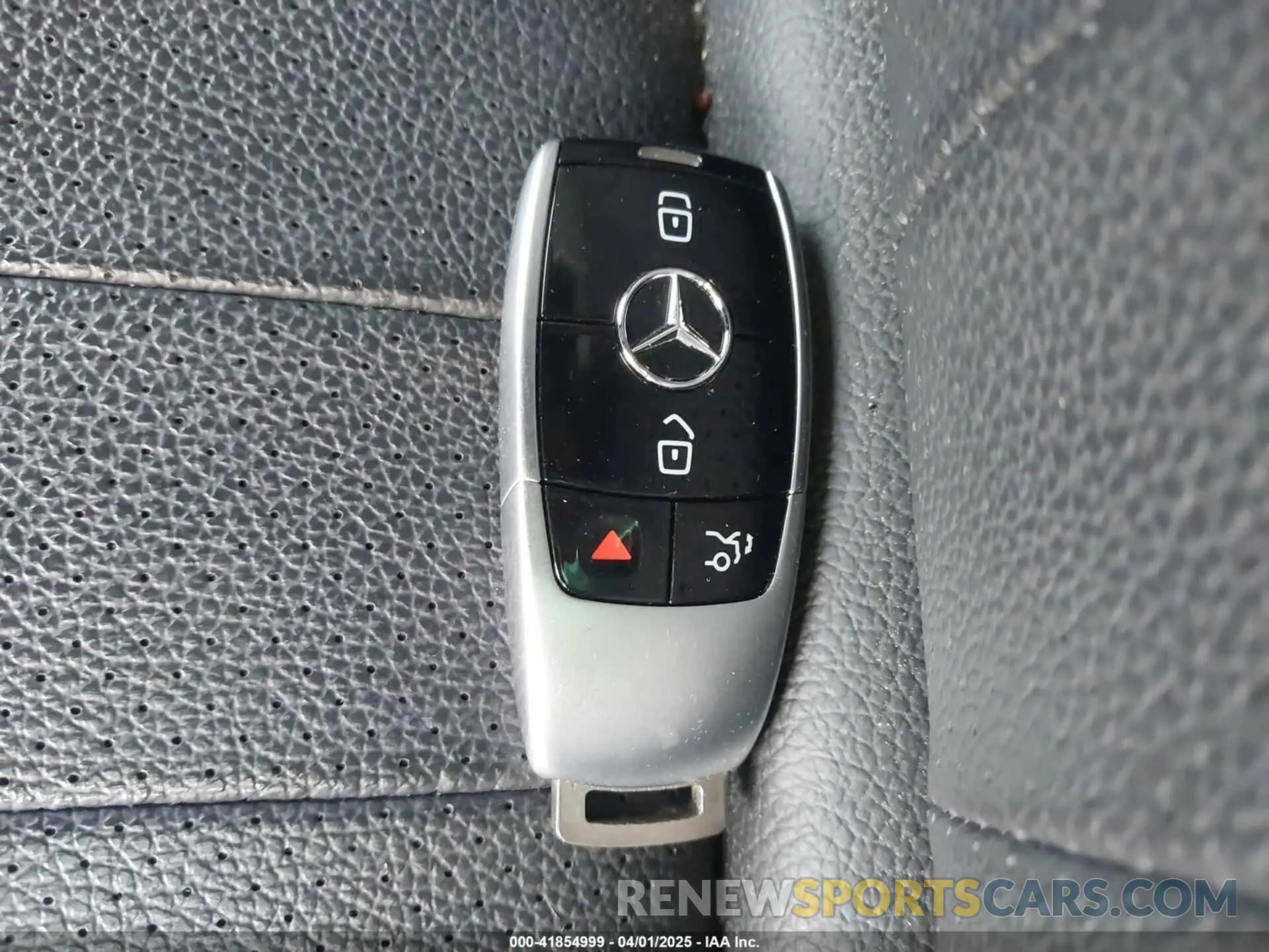 11 Photograph of a damaged car WDDZF8EB2LA713761 MERCEDES-BENZ E 350 2020