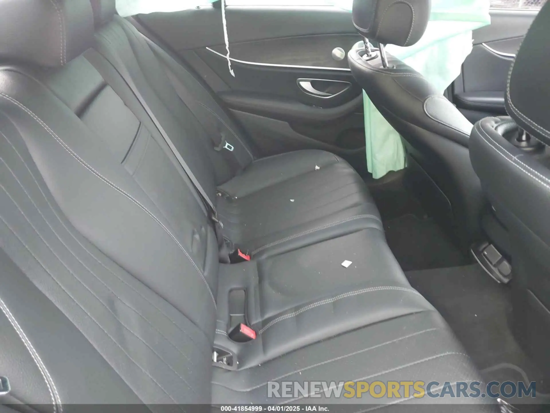 8 Photograph of a damaged car WDDZF8EB2LA713761 MERCEDES-BENZ E 350 2020