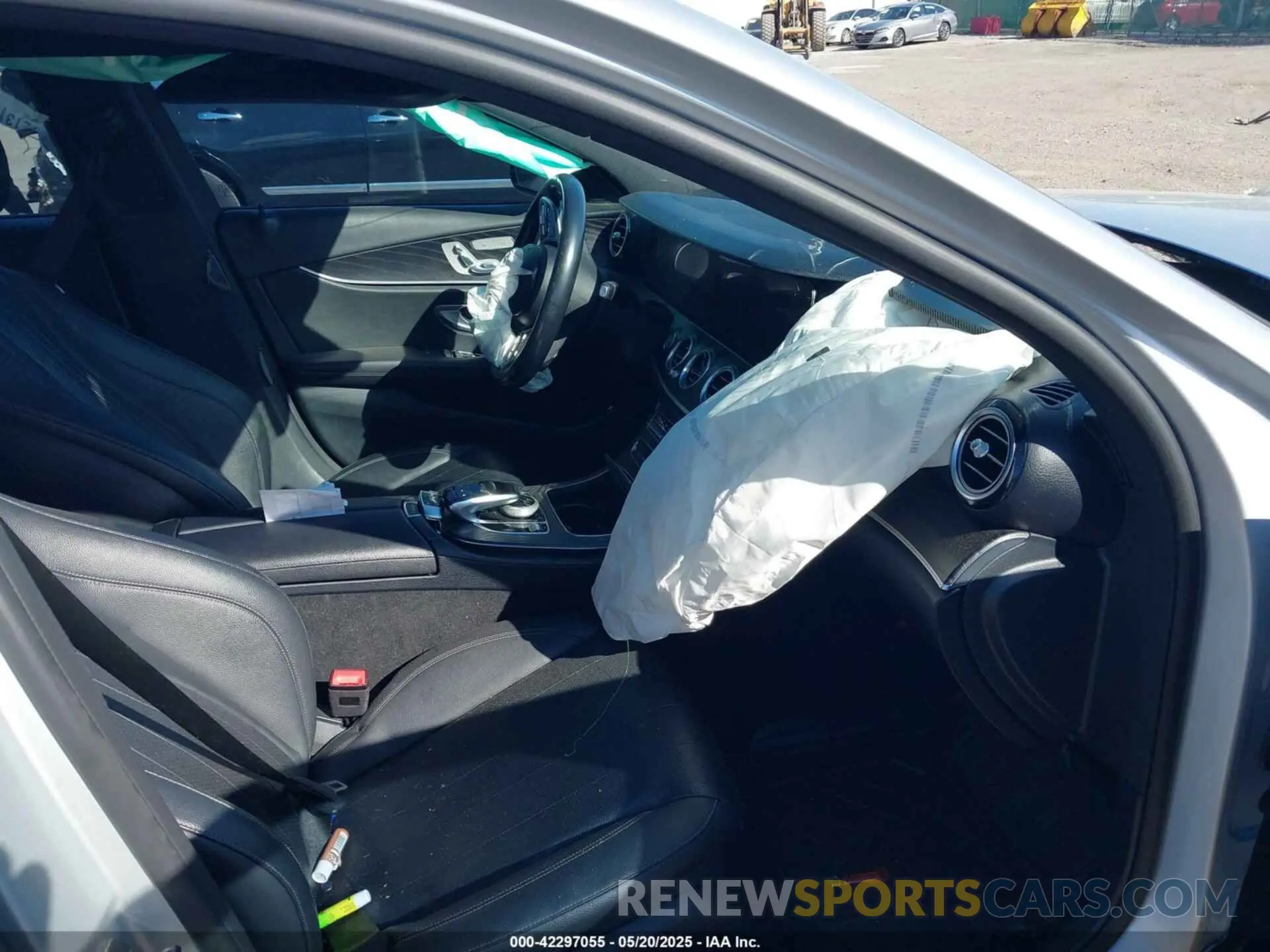 5 Photograph of a damaged car WDDZF8EB4LA703331 MERCEDES-BENZ E 350 2020
