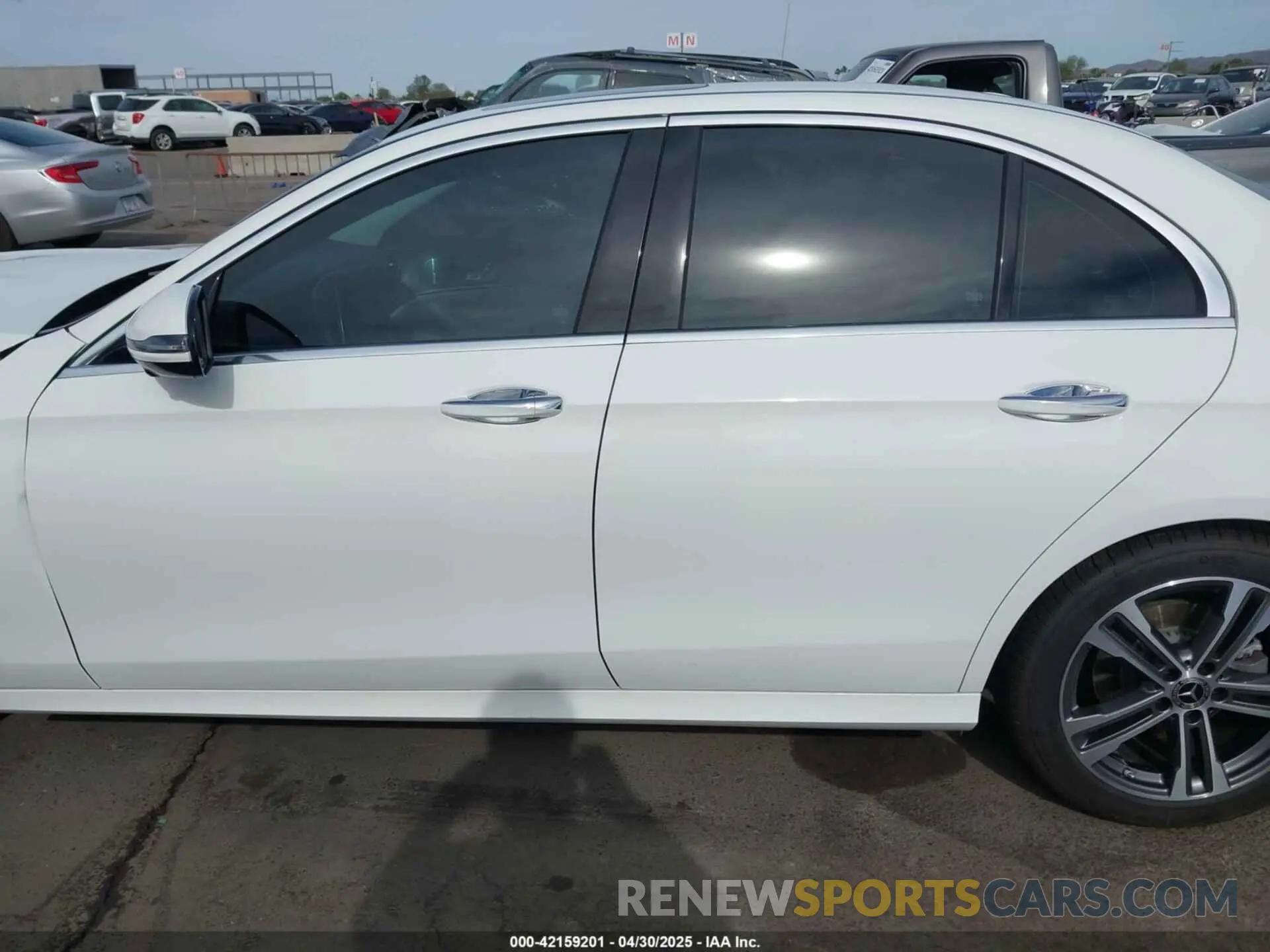 14 Photograph of a damaged car W1KZF8DB0MA874452 MERCEDES-BENZ E 350 2021