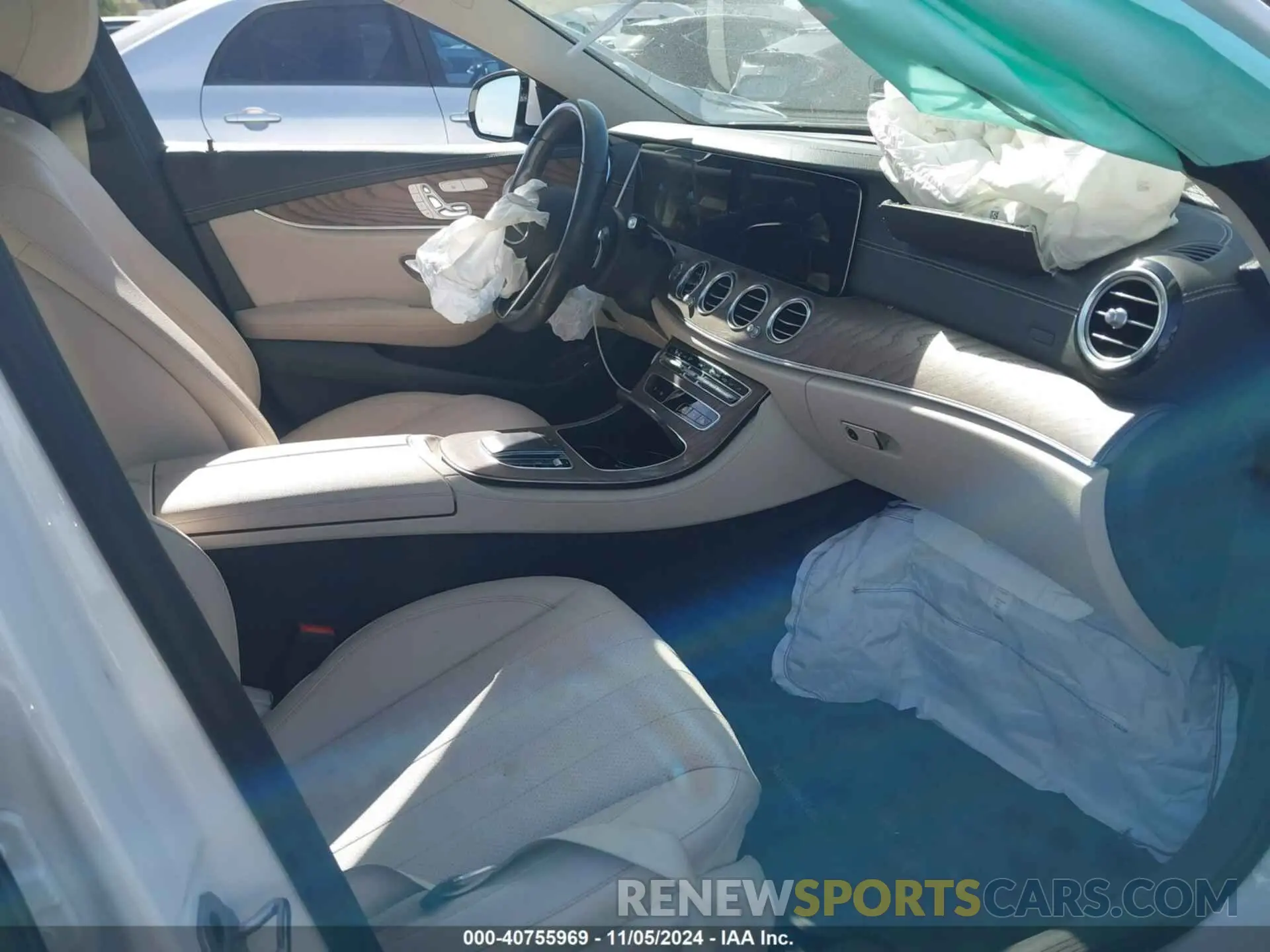 5 Photograph of a damaged car W1KZF8DB0MA922550 MERCEDES-BENZ E 350 2021