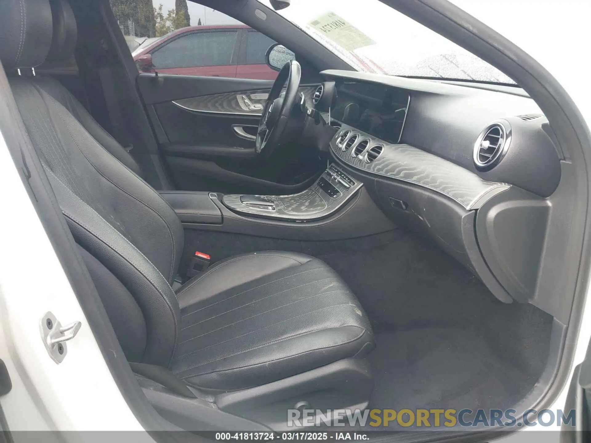 5 Photograph of a damaged car W1KZF8DB0MA924251 MERCEDES-BENZ E 350 2021