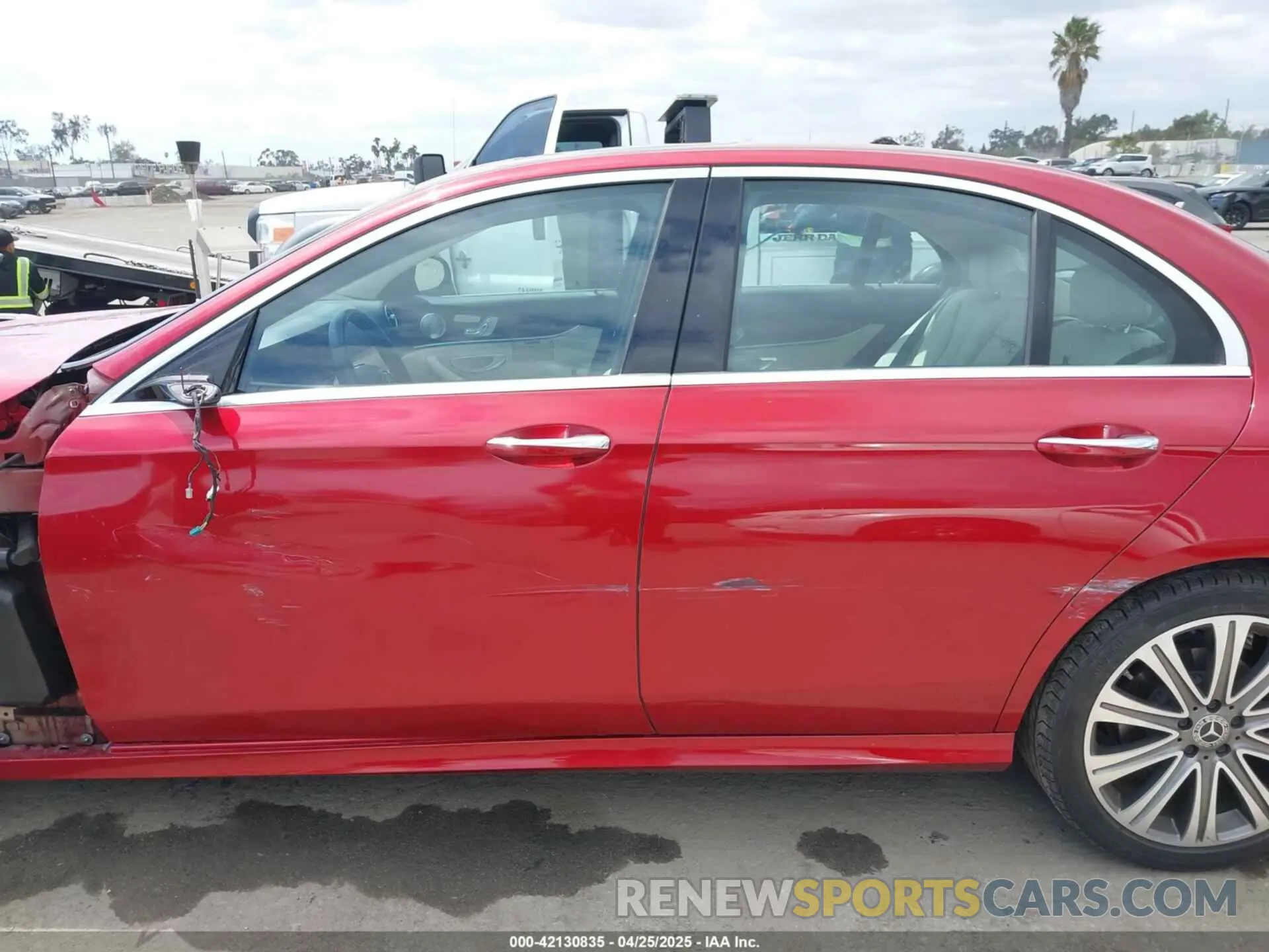 15 Photograph of a damaged car W1KZF8DB1MA977976 MERCEDES-BENZ E 350 2021