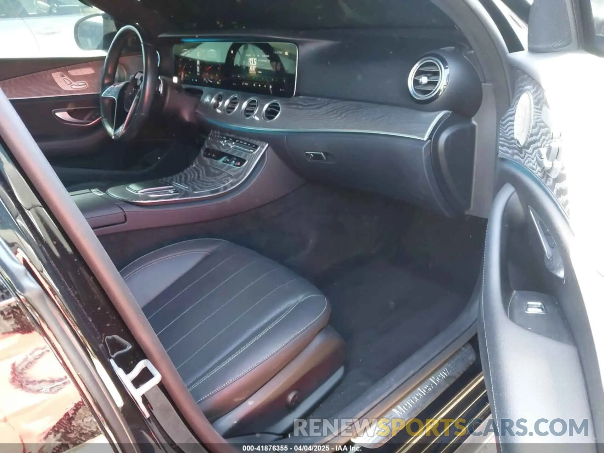 5 Photograph of a damaged car W1KZF8DB2MA918595 MERCEDES-BENZ E 350 2021