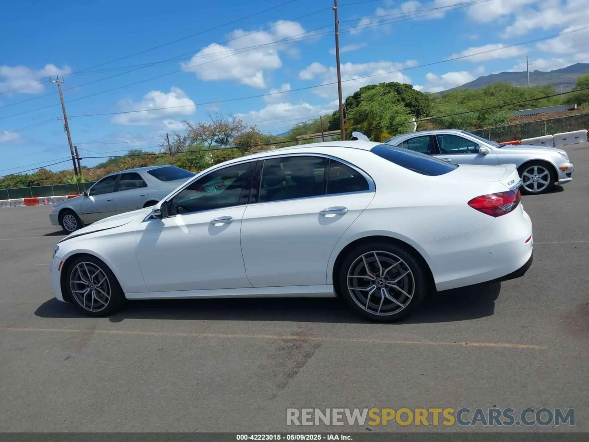 14 Photograph of a damaged car W1KZF8DB3MA931095 MERCEDES-BENZ E 350 2021