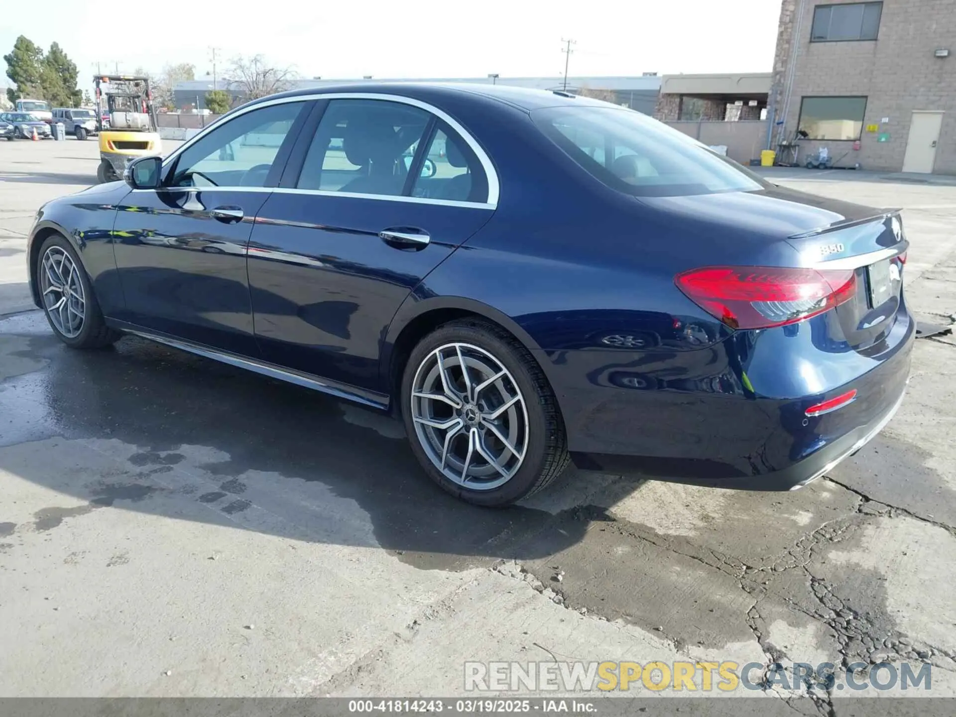 3 Photograph of a damaged car W1KZF8DB4MA890508 MERCEDES-BENZ E 350 2021
