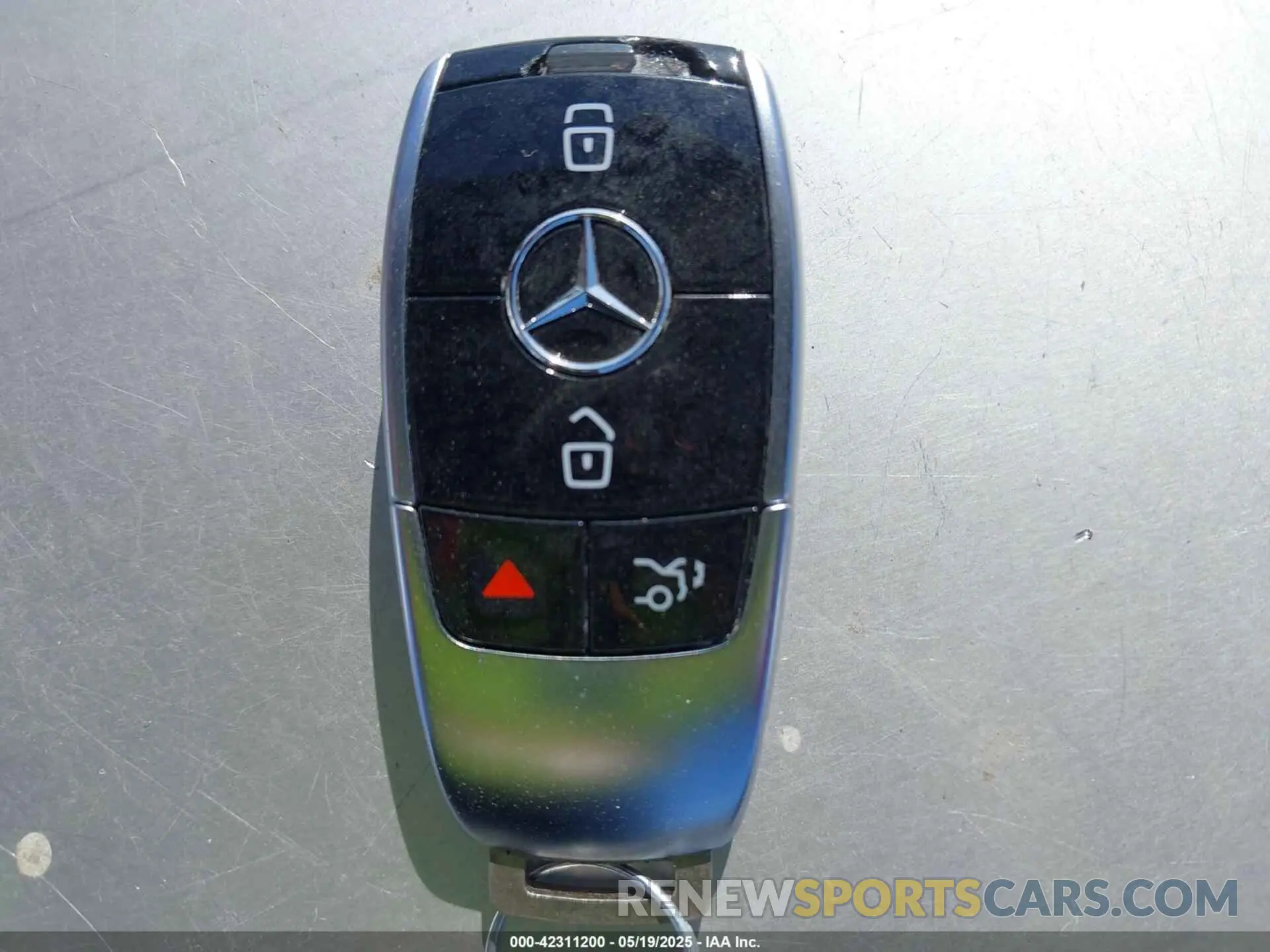 11 Photograph of a damaged car W1KZF8DB5MA912435 MERCEDES-BENZ E 350 2021