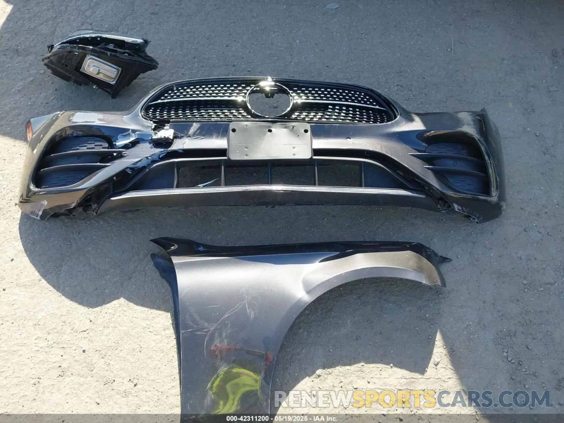 12 Photograph of a damaged car W1KZF8DB5MA912435 MERCEDES-BENZ E 350 2021