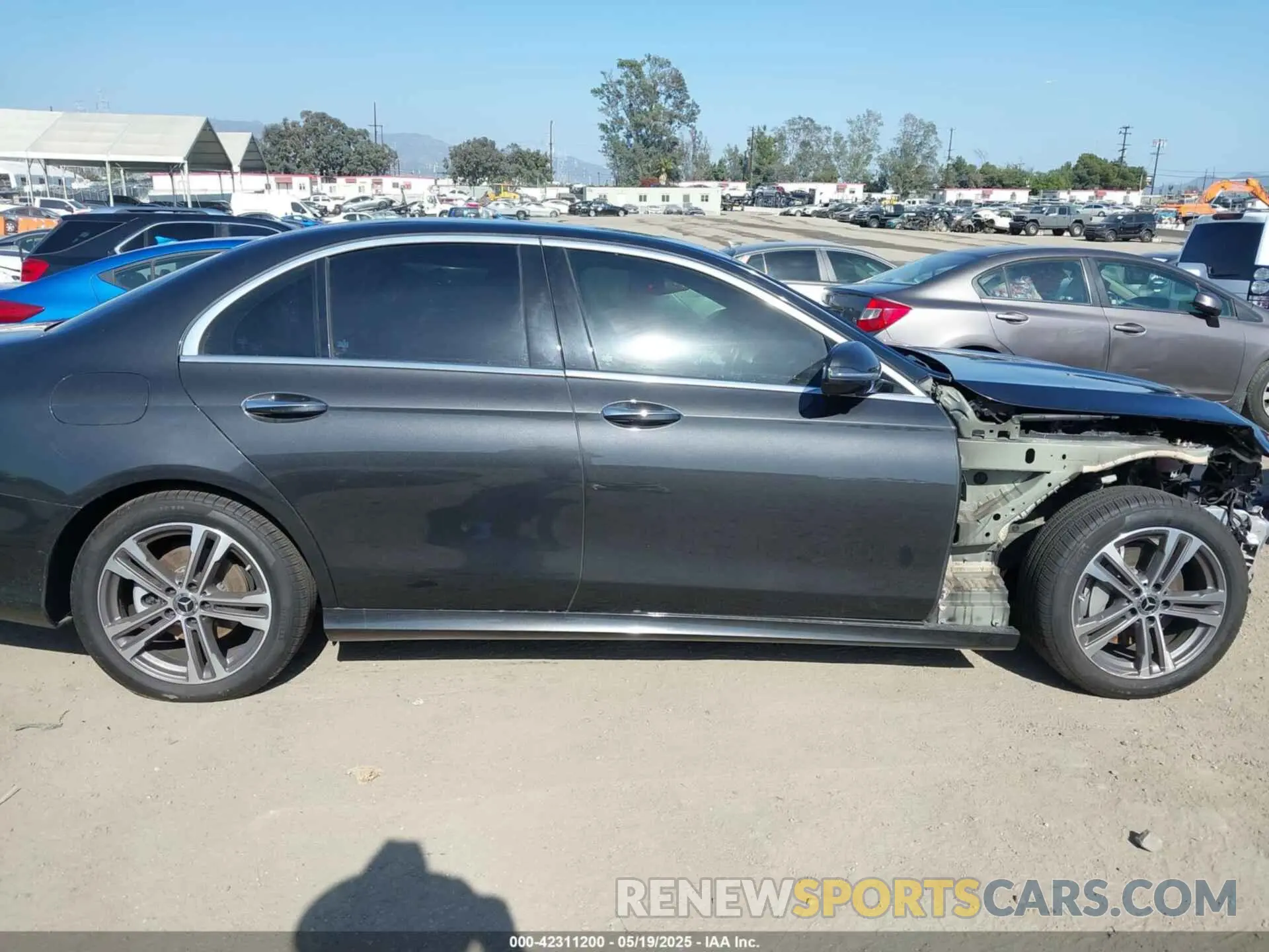 14 Photograph of a damaged car W1KZF8DB5MA912435 MERCEDES-BENZ E 350 2021