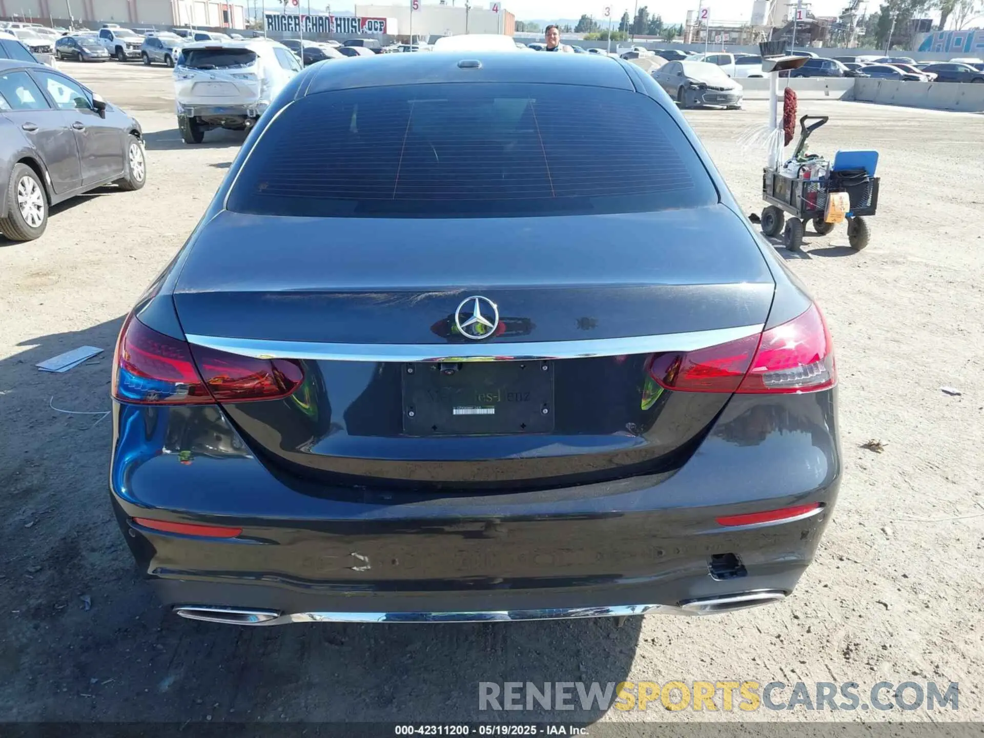 17 Photograph of a damaged car W1KZF8DB5MA912435 MERCEDES-BENZ E 350 2021