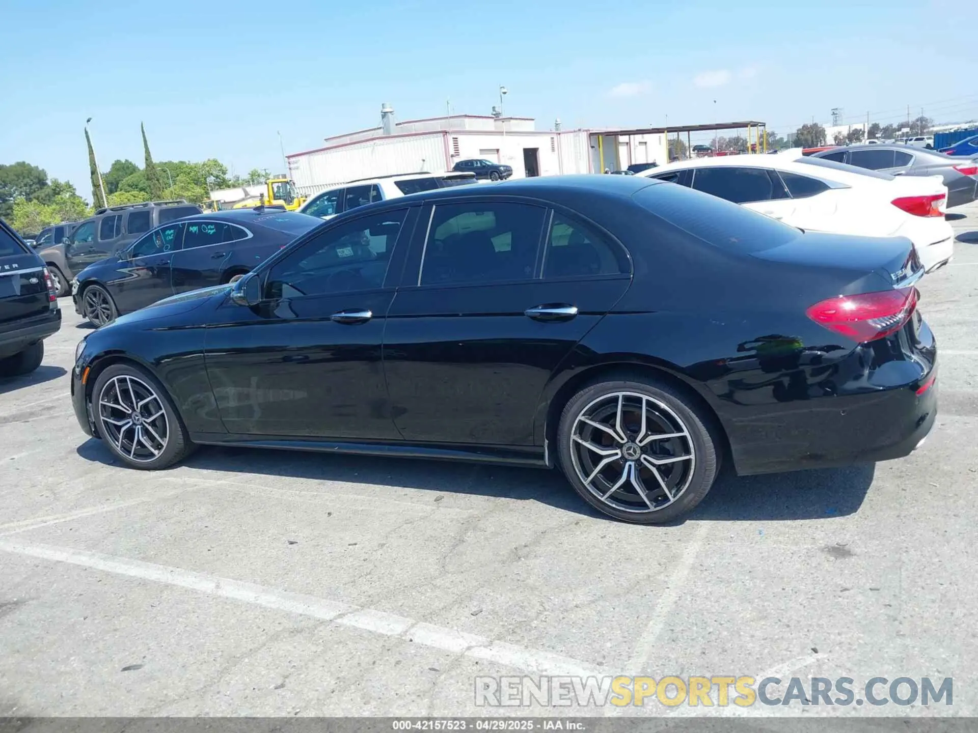 14 Photograph of a damaged car W1KZF8DB5MA971128 MERCEDES-BENZ E 350 2021