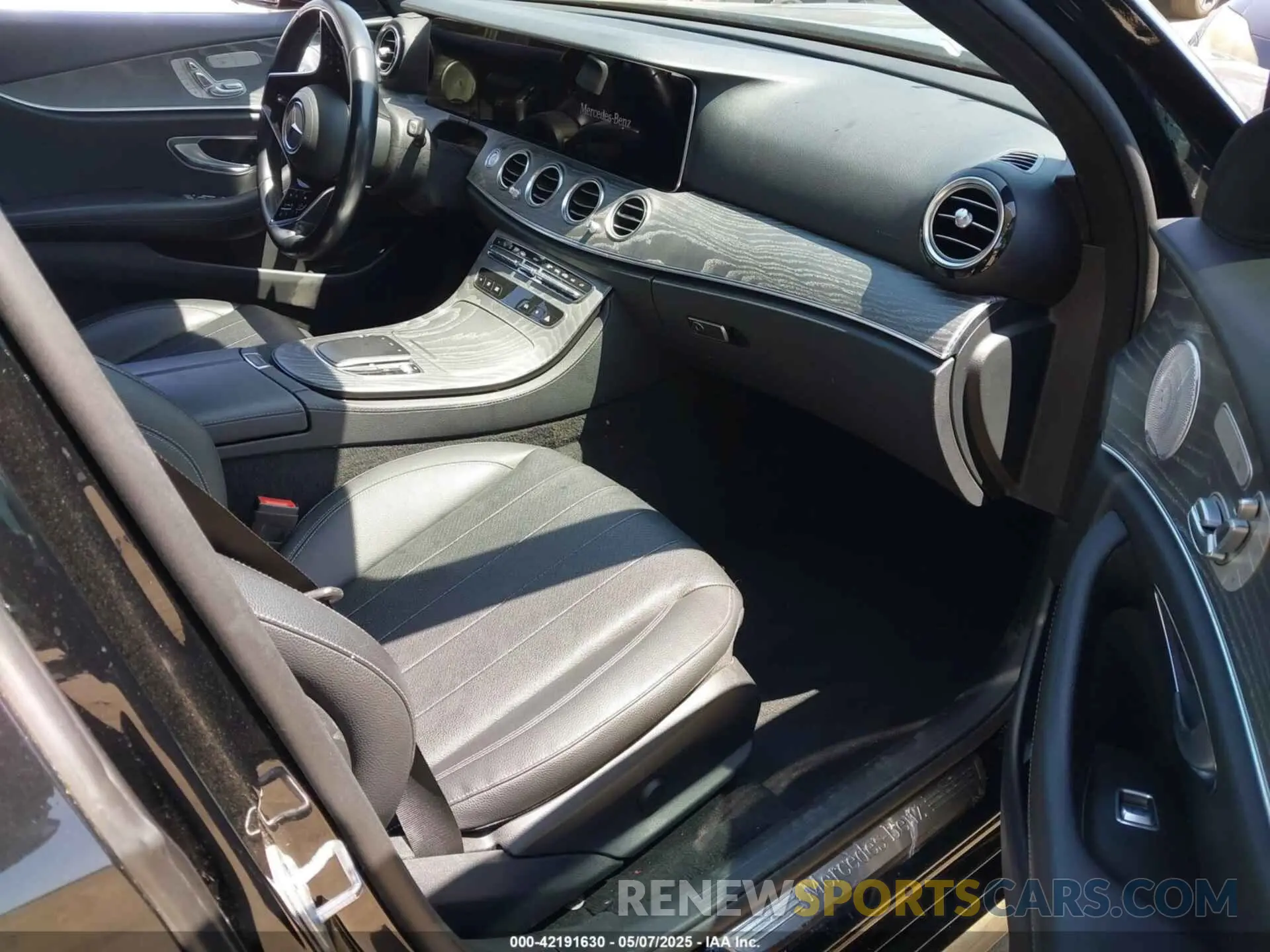 5 Photograph of a damaged car W1KZF8DBXMA873518 MERCEDES-BENZ E 350 2021