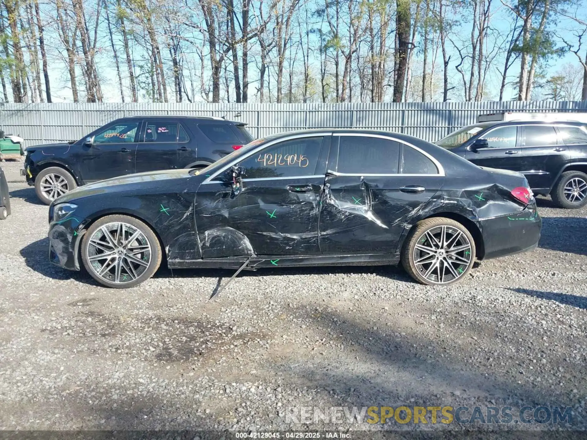 14 Photograph of a damaged car W1KZF8EB2MA890084 MERCEDES-BENZ E 350 2021