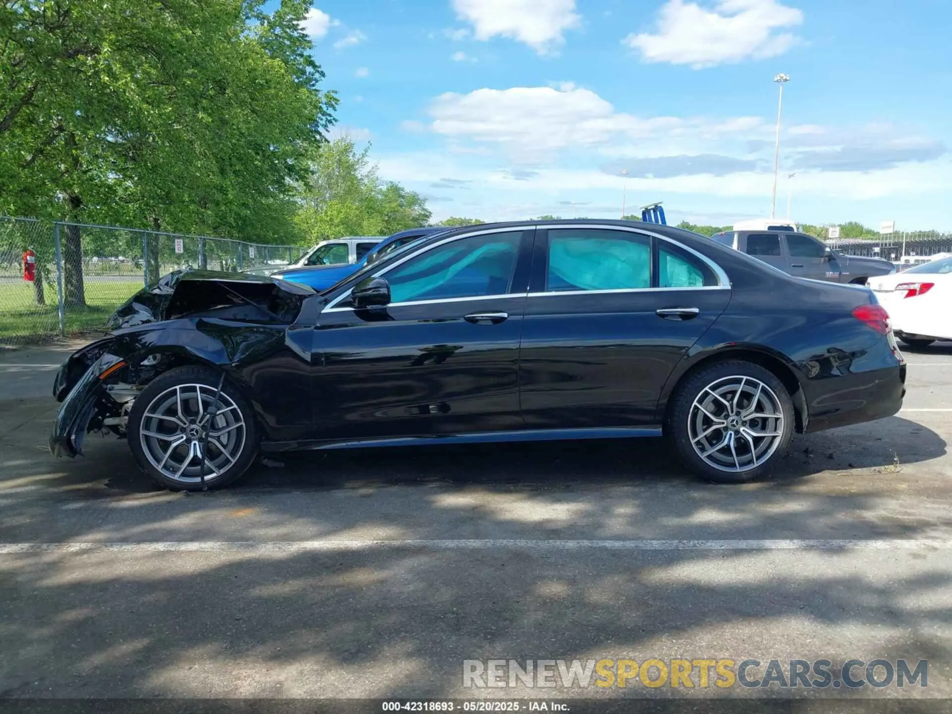 14 Photograph of a damaged car W1KZF8EB3MA944847 MERCEDES-BENZ E 350 2021