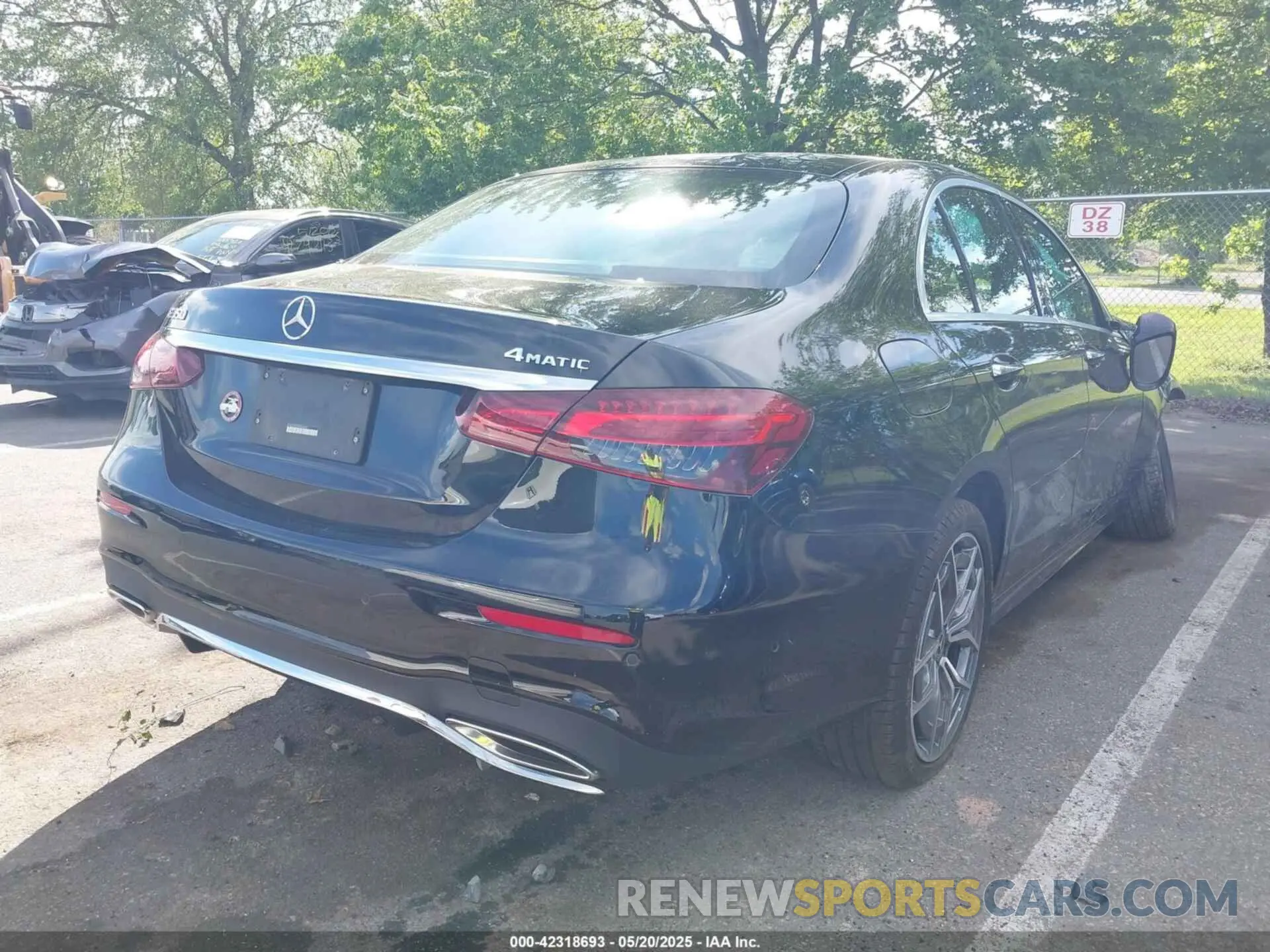 4 Photograph of a damaged car W1KZF8EB3MA944847 MERCEDES-BENZ E 350 2021