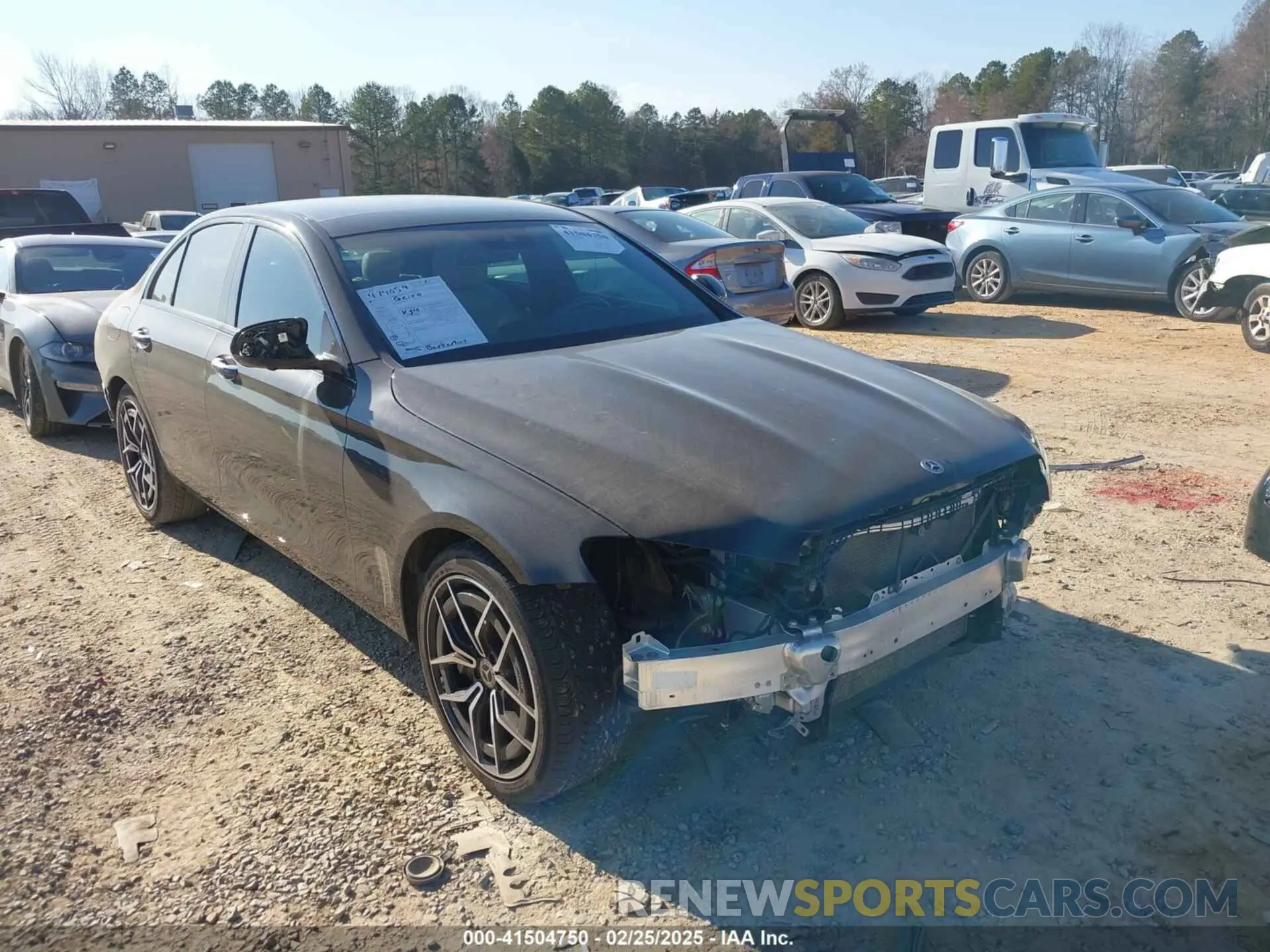 1 Photograph of a damaged car W1KZF8DB1NB084637 MERCEDES-BENZ E 350 2022