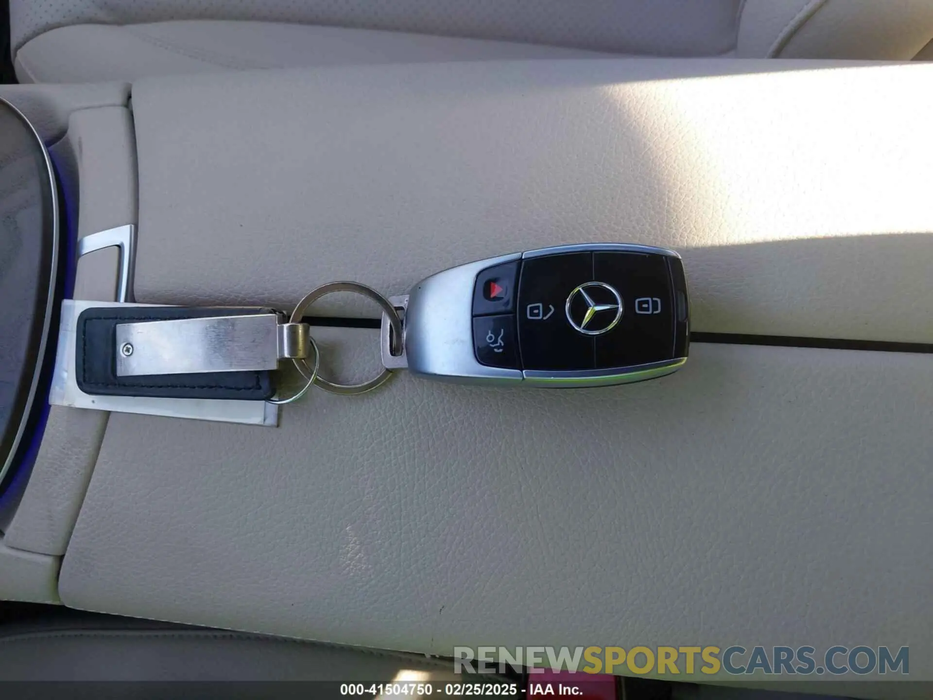 11 Photograph of a damaged car W1KZF8DB1NB084637 MERCEDES-BENZ E 350 2022