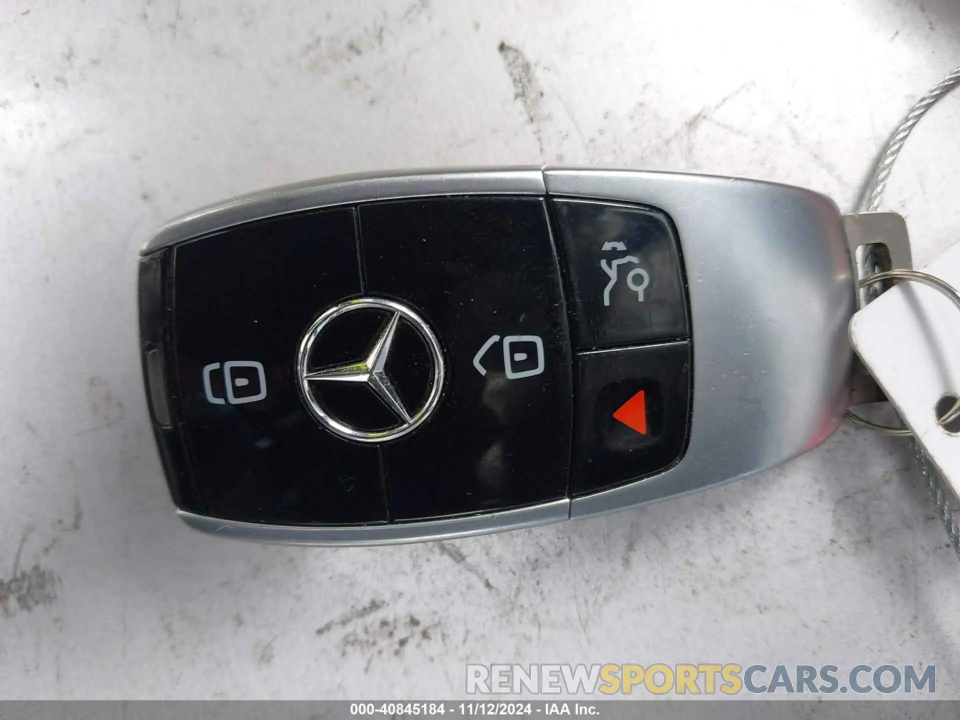 11 Photograph of a damaged car W1KZF8DB2NB070990 MERCEDES-BENZ E 350 2022